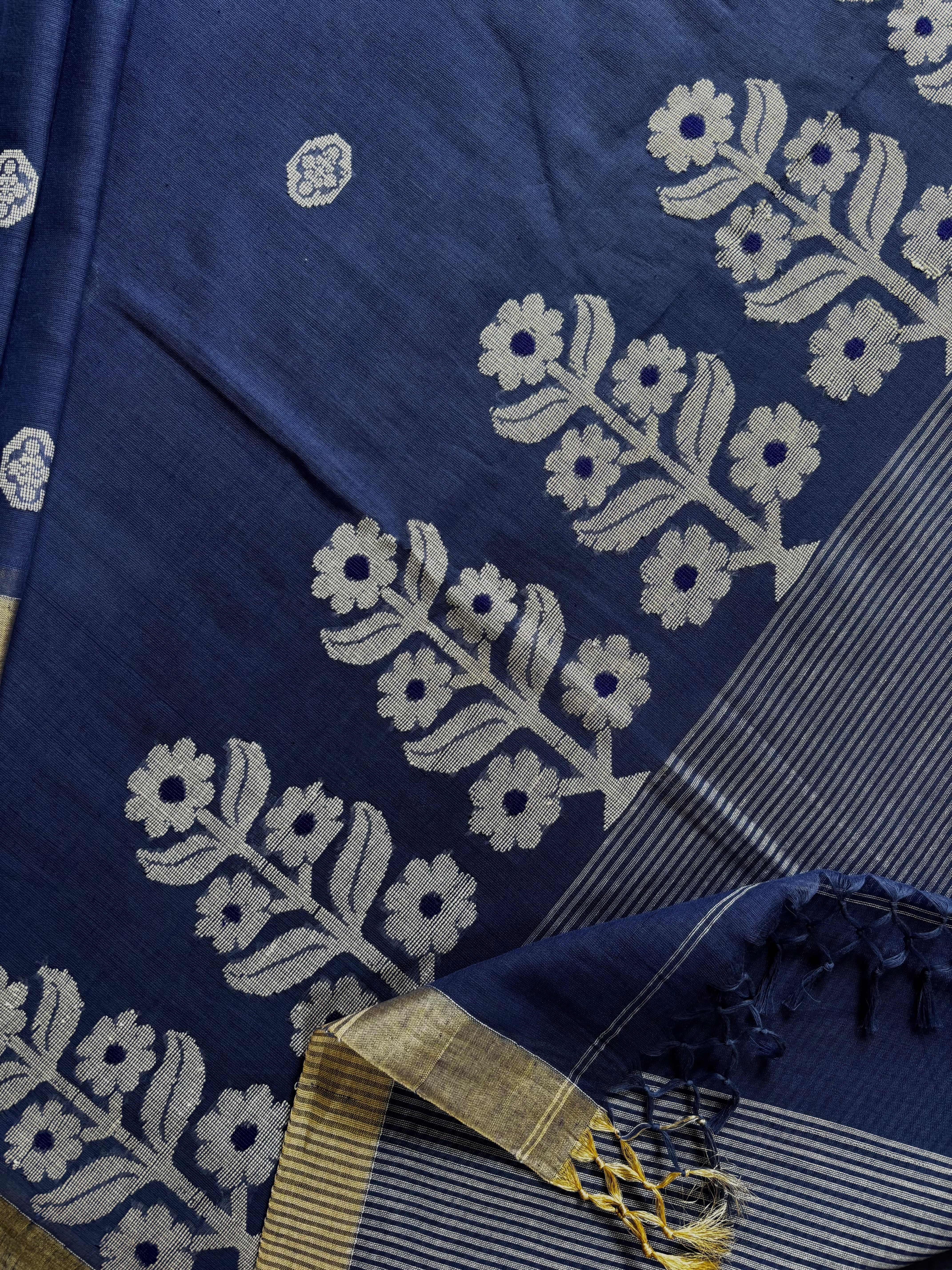 Handwoven Matte Blue Colour Cotton Jamdani Saree