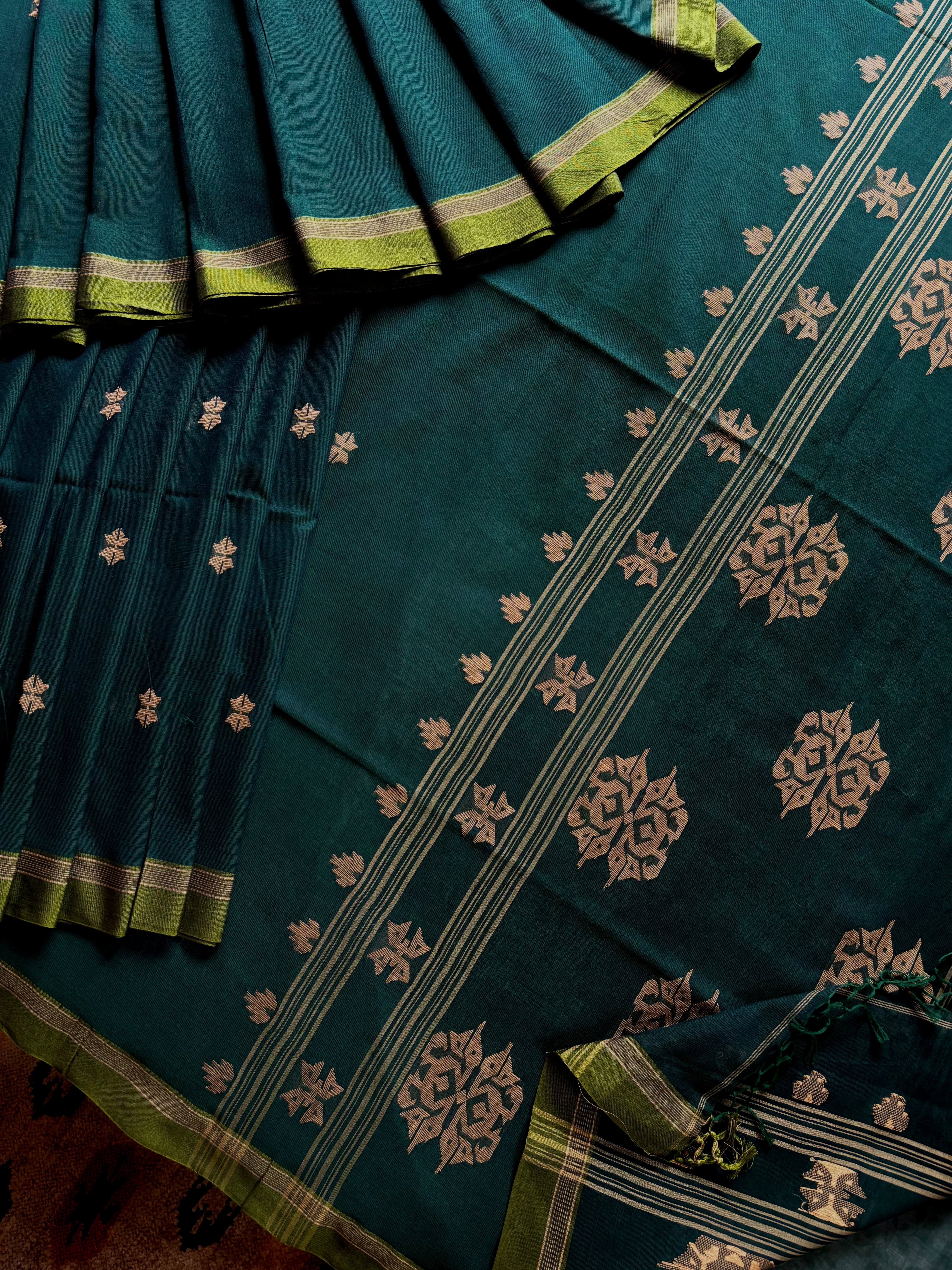 Handwoven Dark Bottle Colour Cotton Jamdani Saree