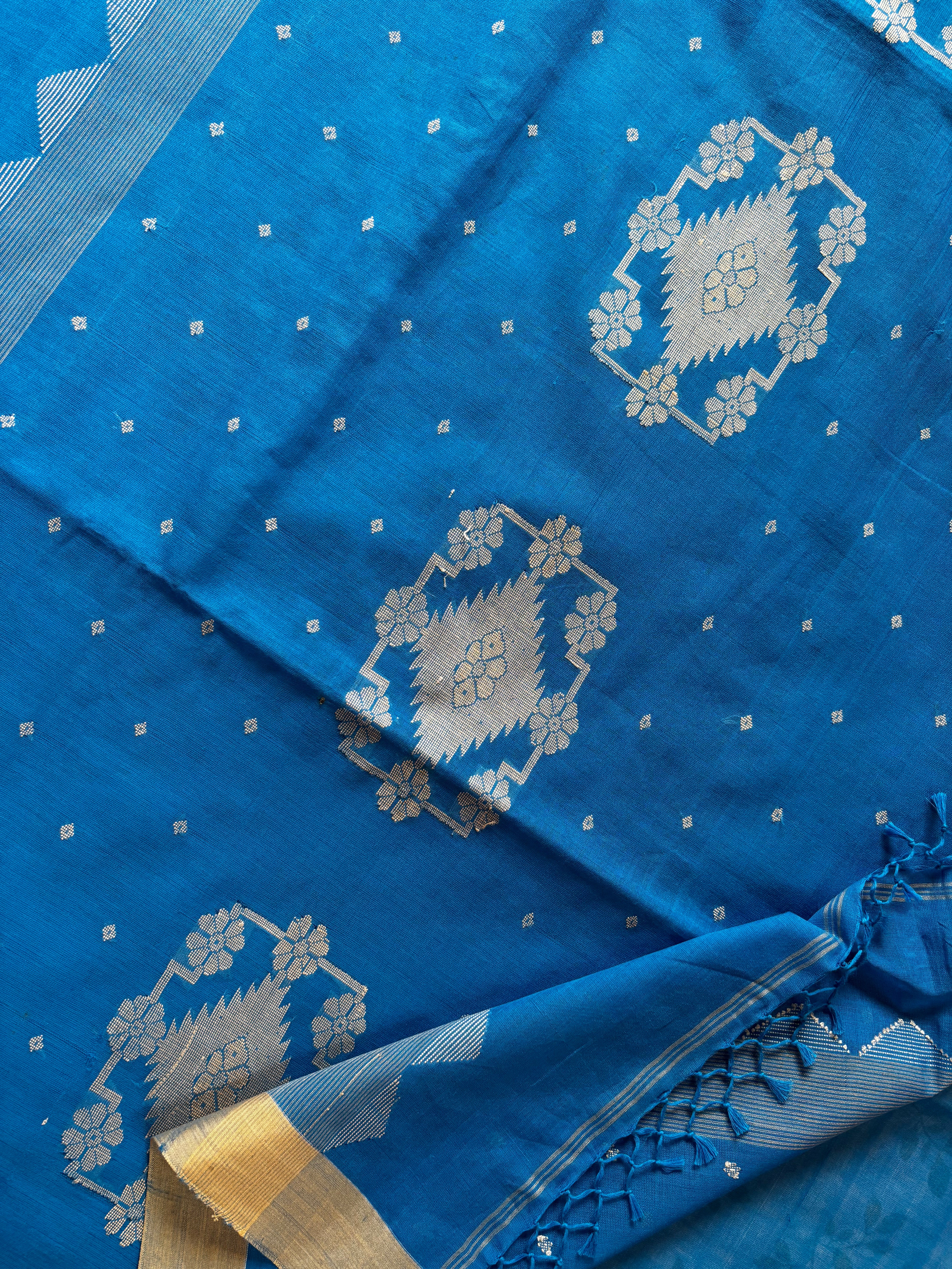 Handwoven Firozi Blue Colour Cotton Jamdani Saree
