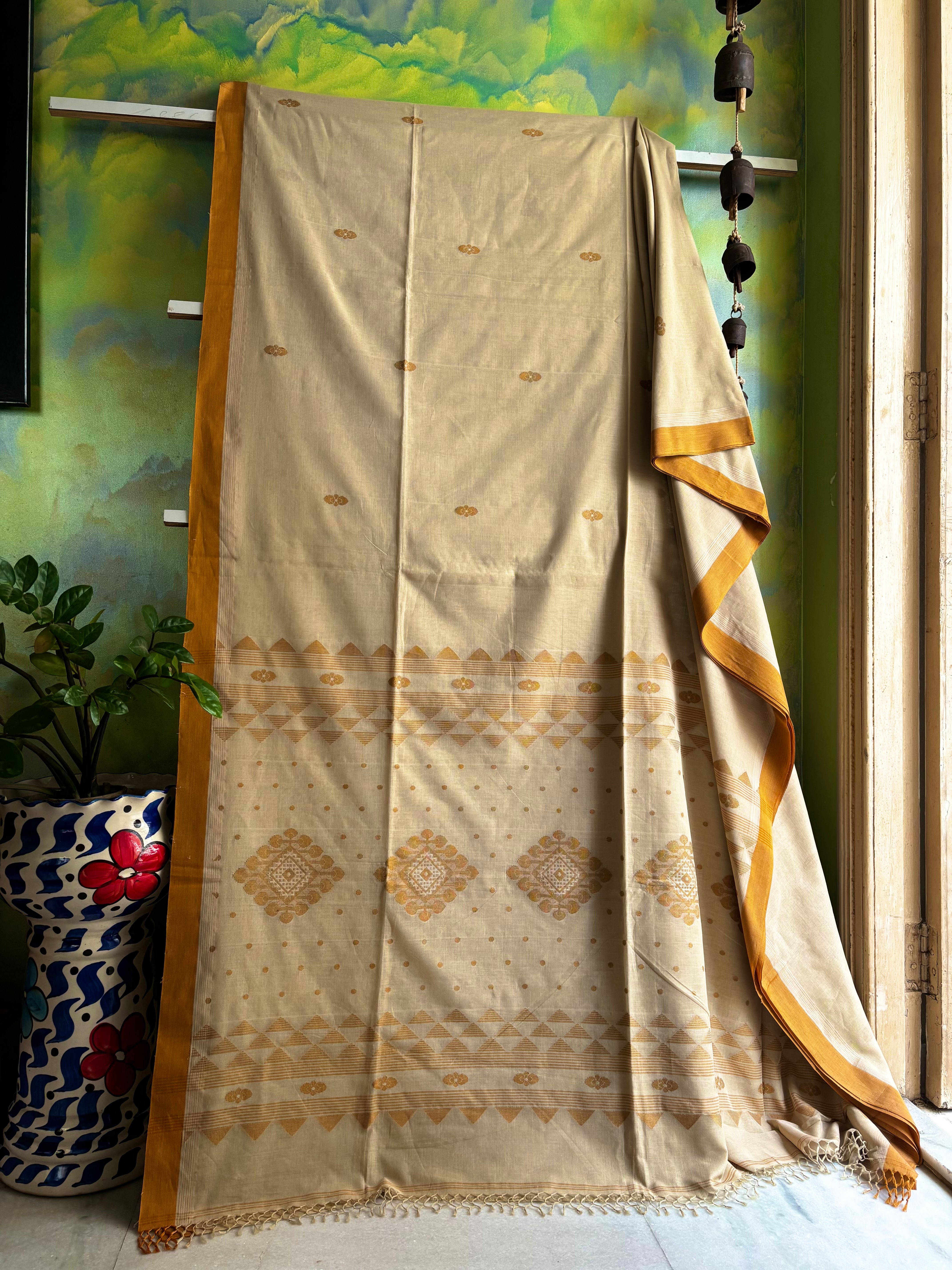 Handwoven Light Beige Colour Cotton Jamdani Saree