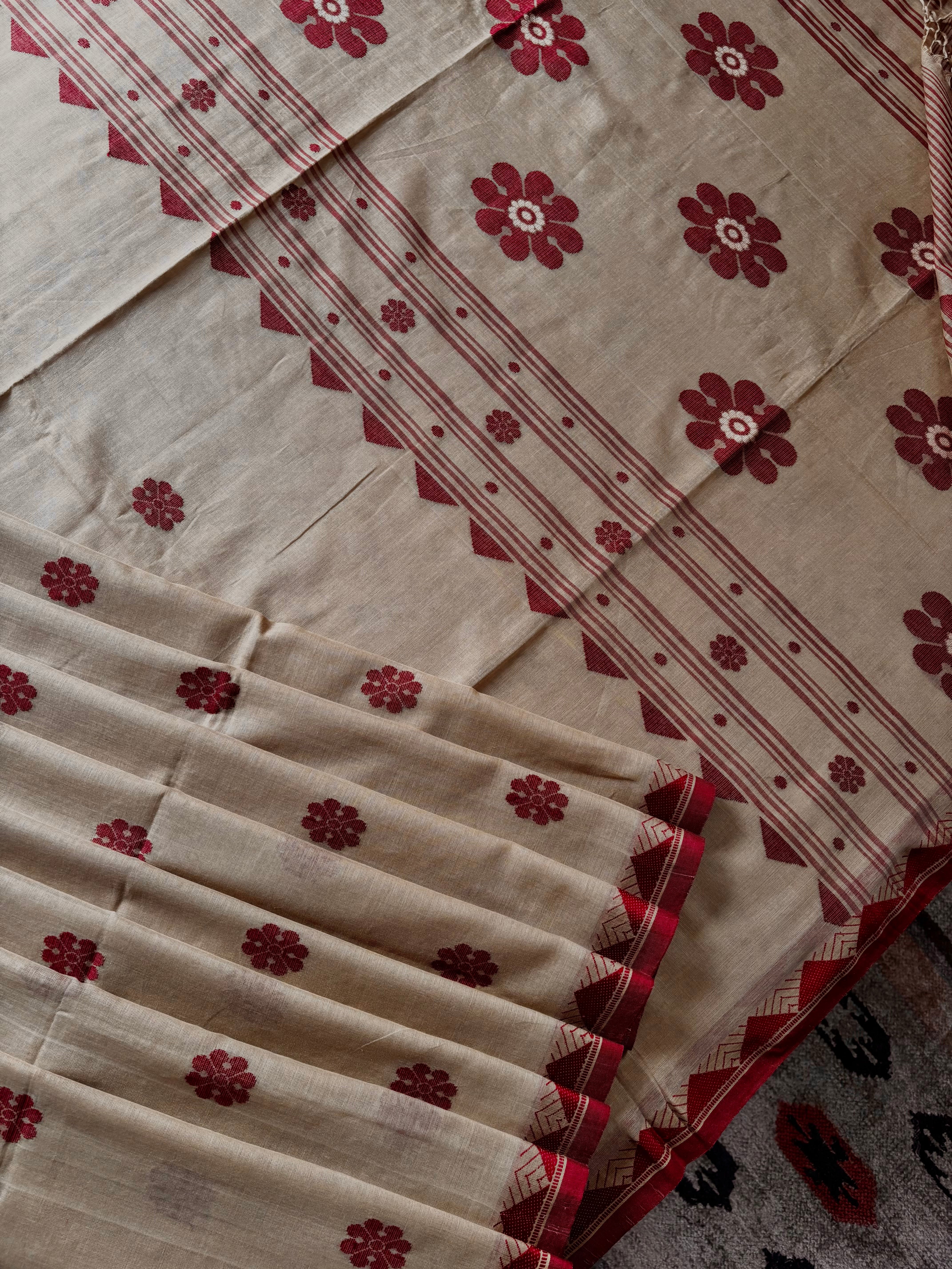 Handwoven Beige Colour Cotton Jamdani Saree