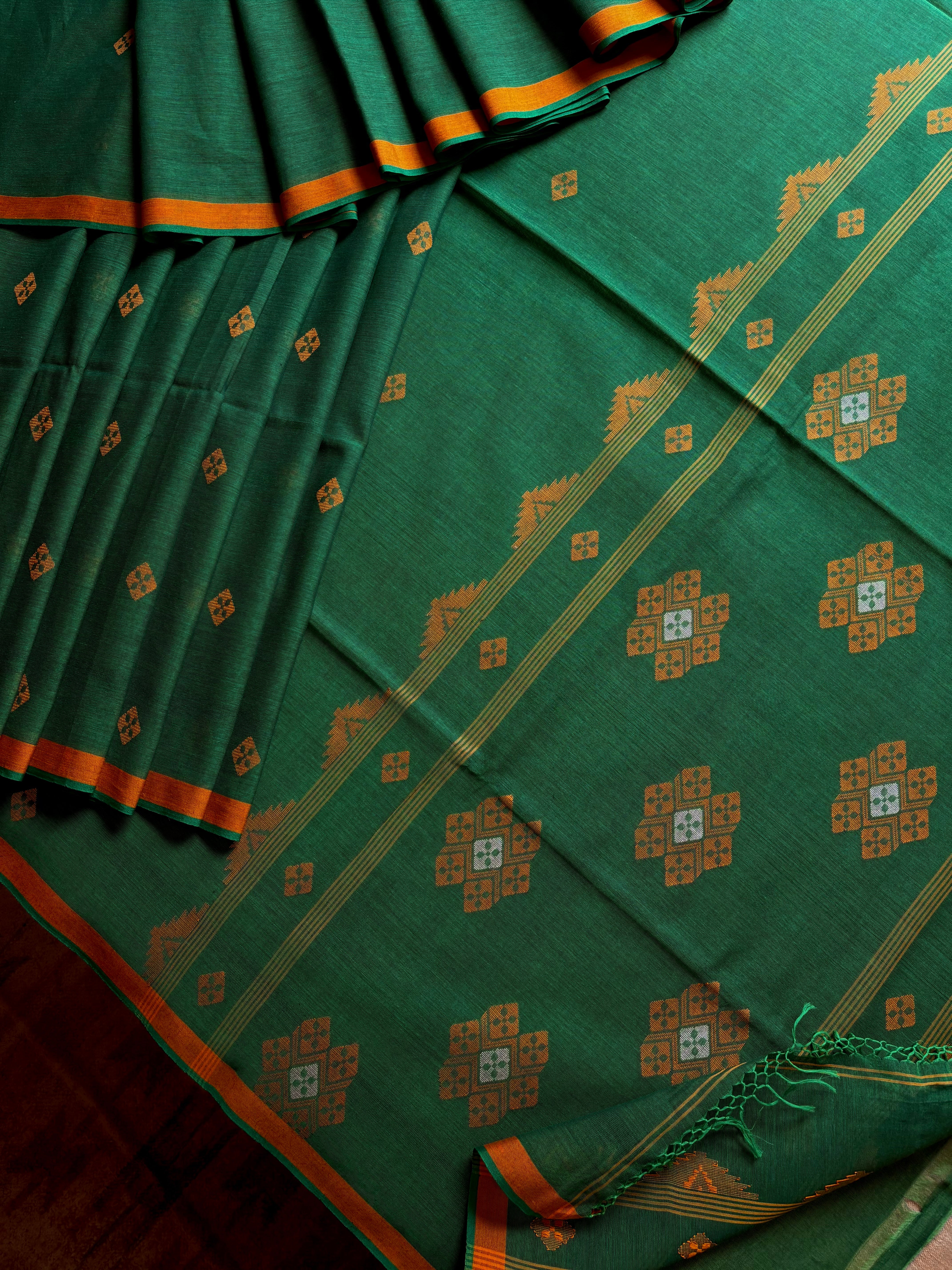 Handwoven Green Colour Cotton Jamdani Saree