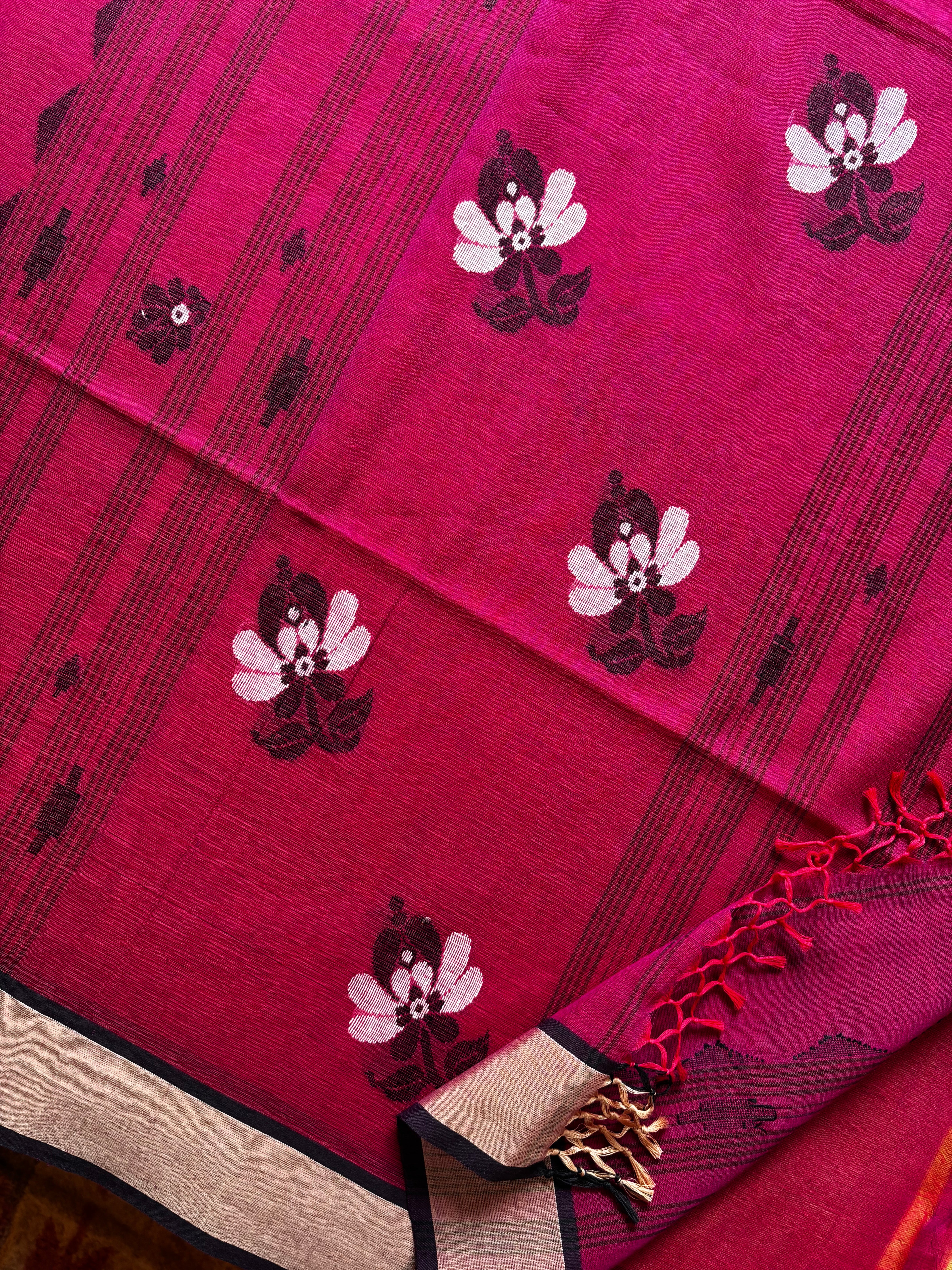Handwoven Pink Red Dual Toned Cotton Jamdani Saree