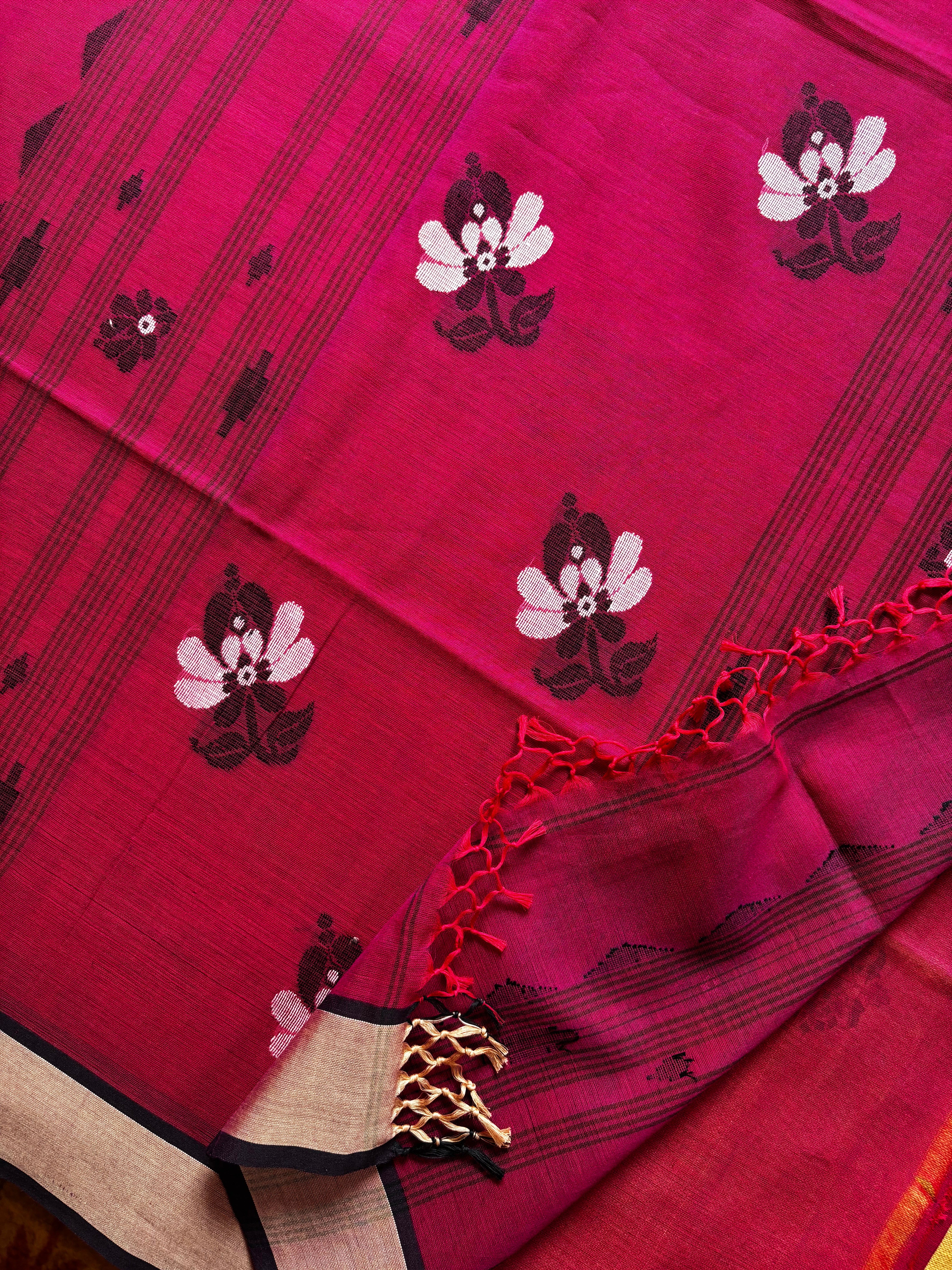 Handwoven Pink Red Dual Toned Cotton Jamdani Saree