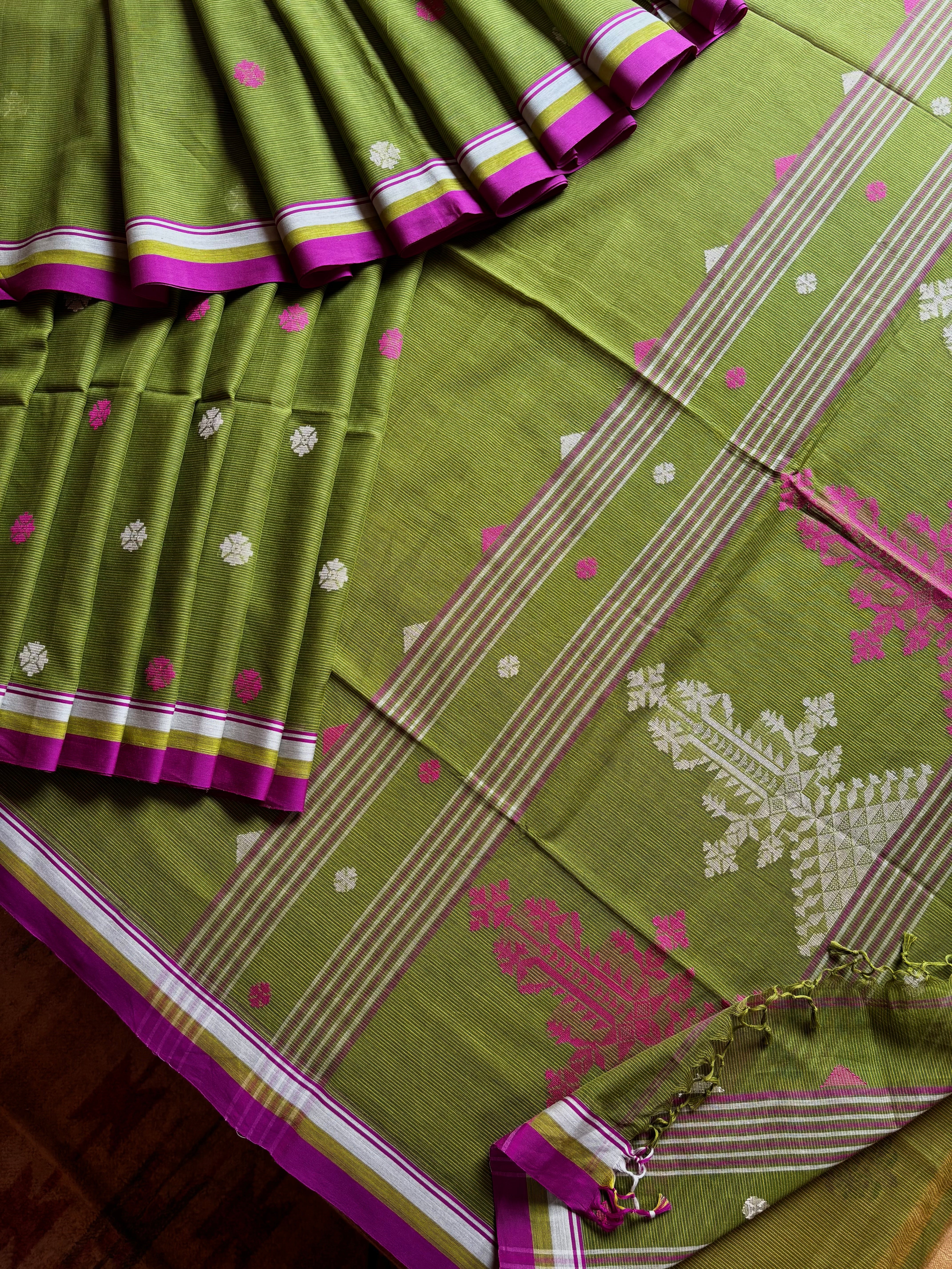 Handwoven Green Colour Cotton Jamdani Saree