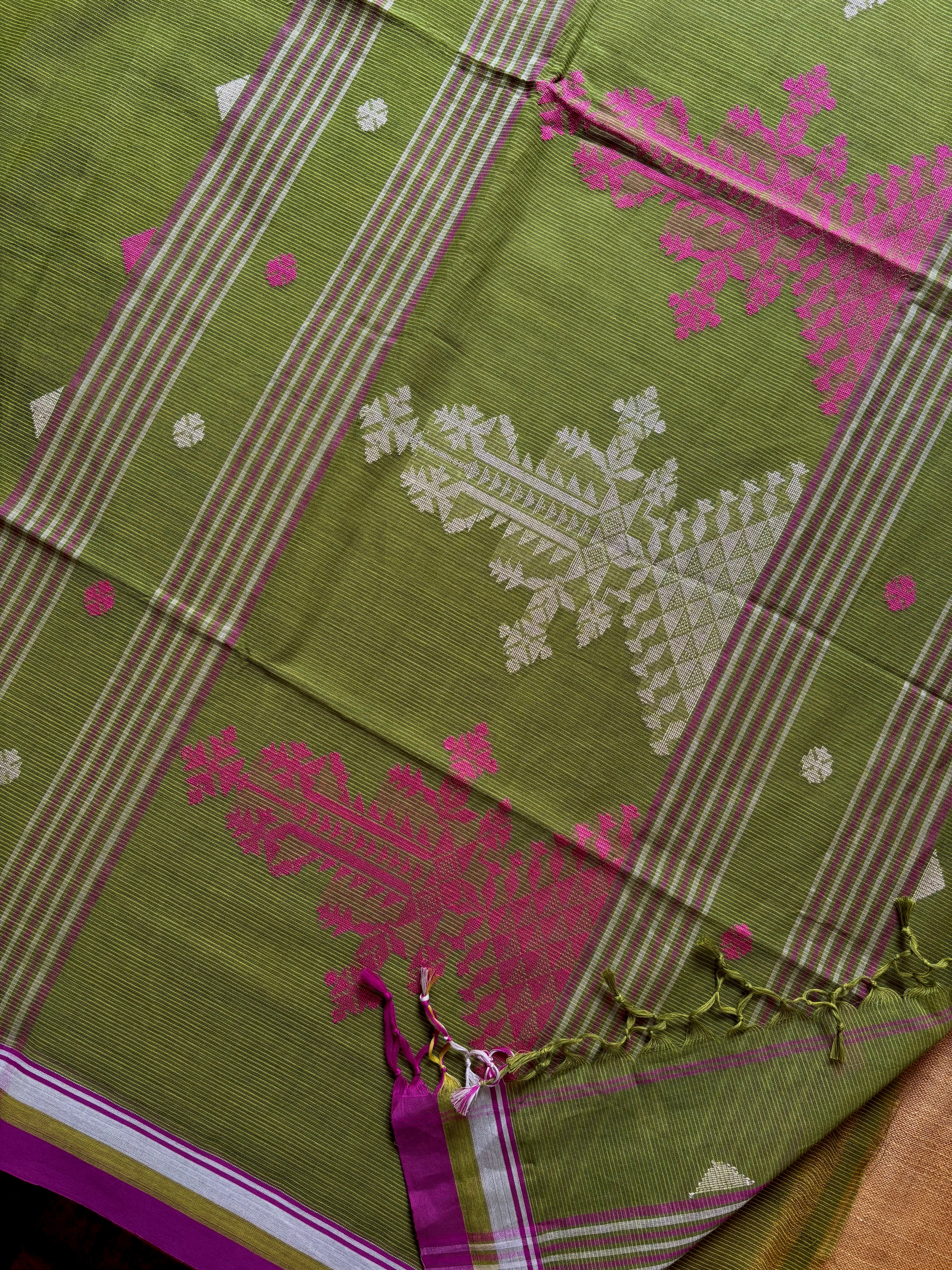 Handwoven Green Colour Cotton Jamdani Saree