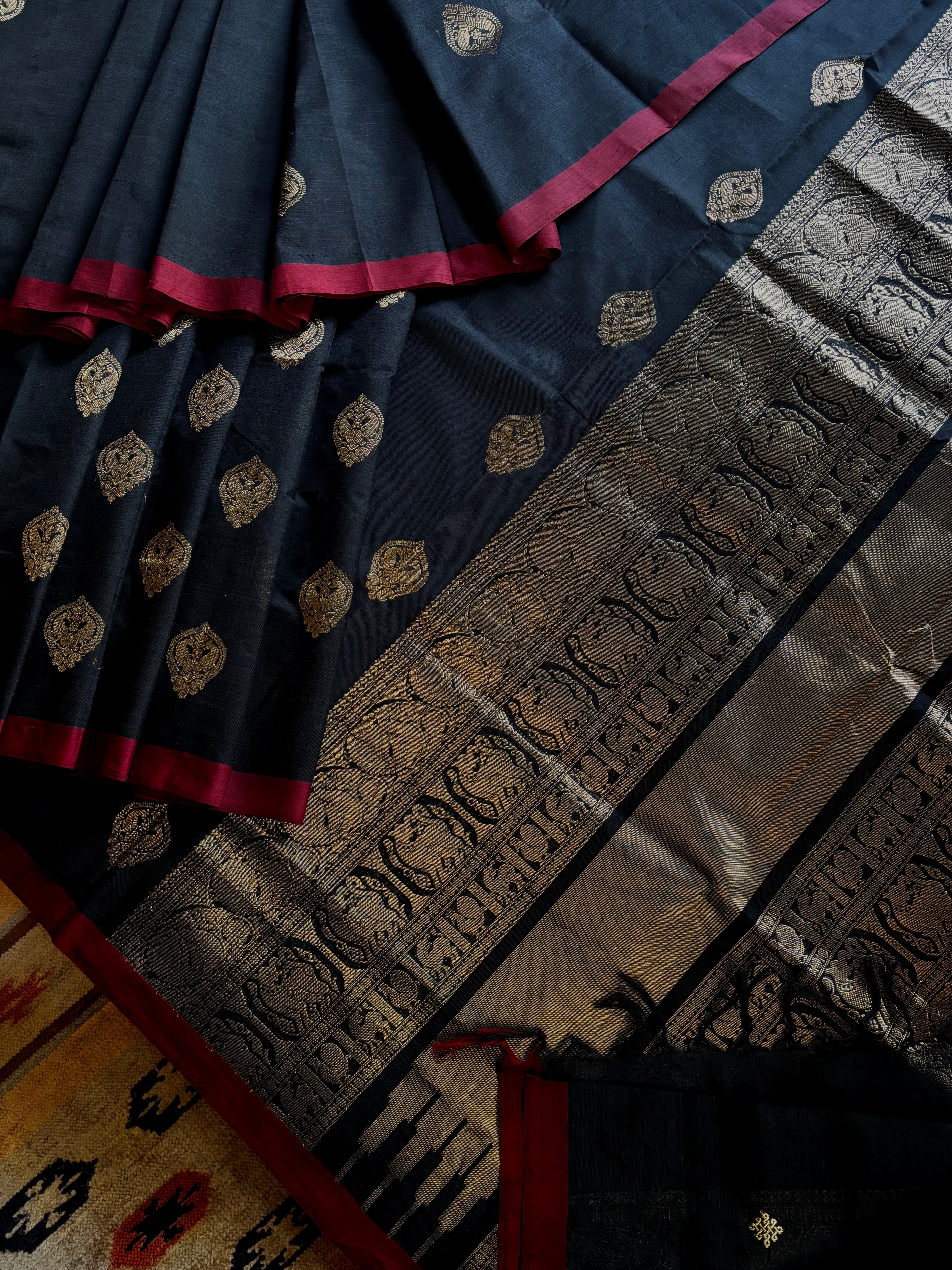 Handwoven Black Colour Kanchipuram Silk Cotton Saree