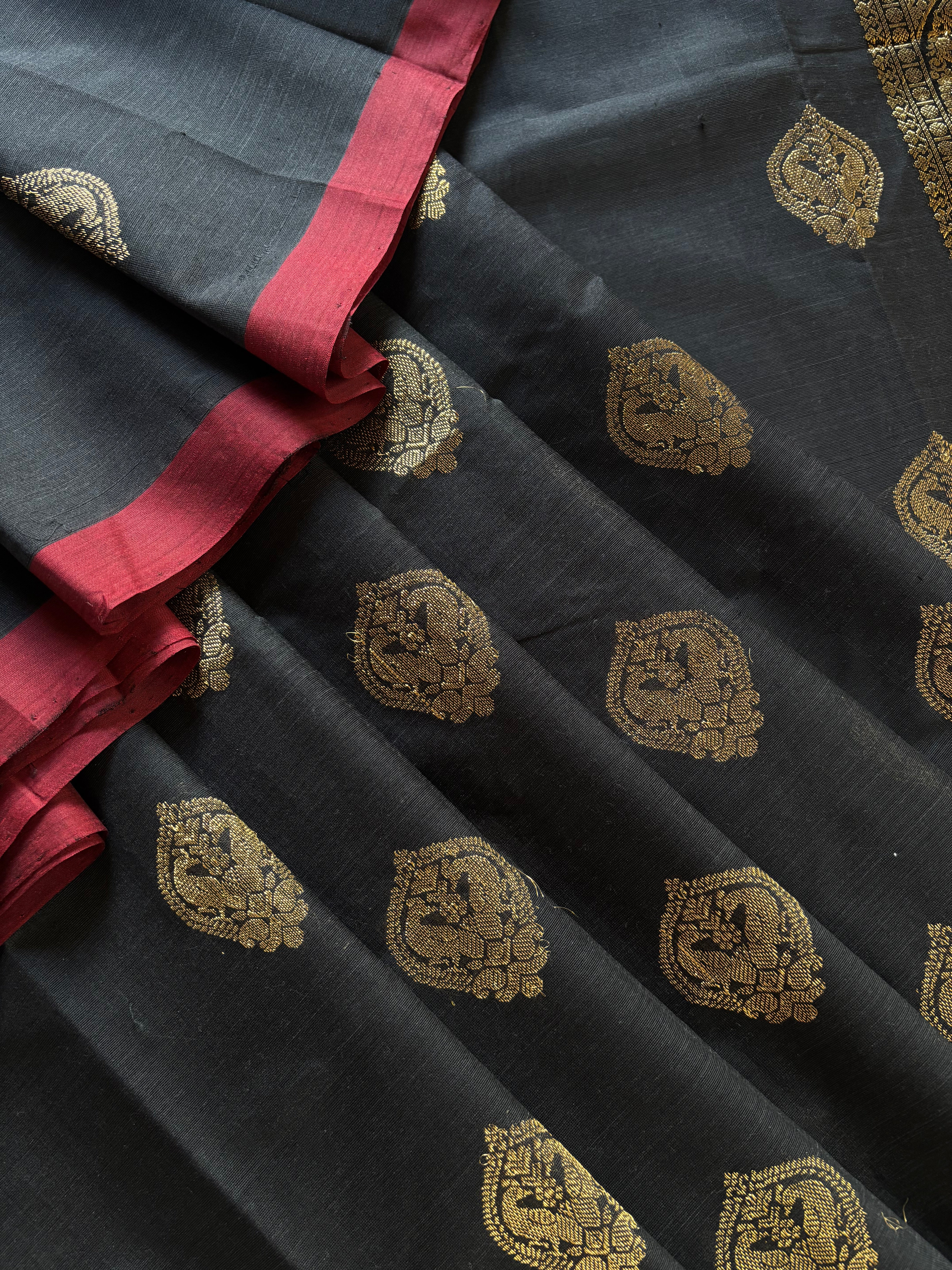 Handwoven Black Colour Kanchipuram Silk Cotton Saree