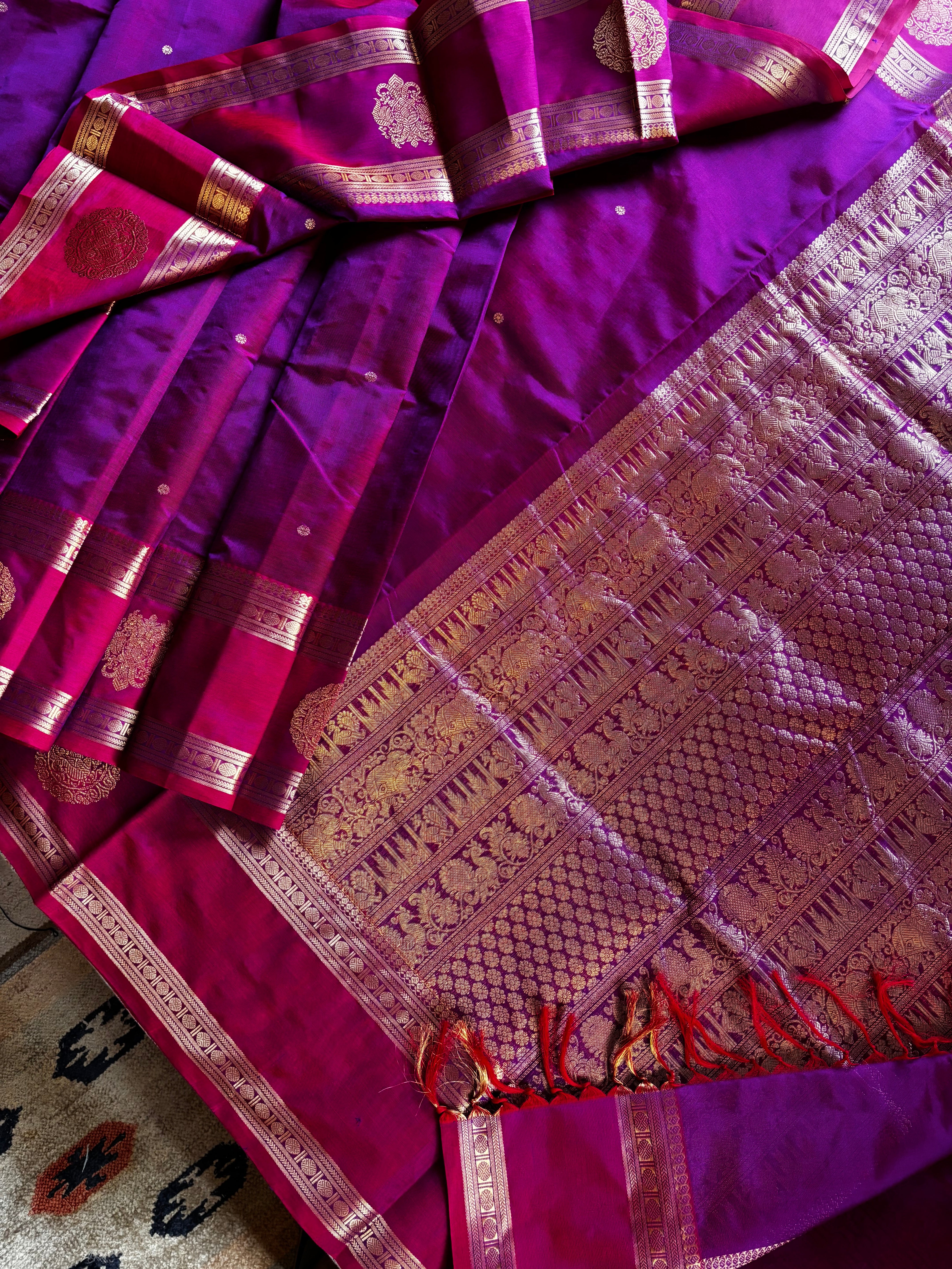 Handwoven Dual Toned Magenta Colour Kanchipuram Silk Cotton Saree