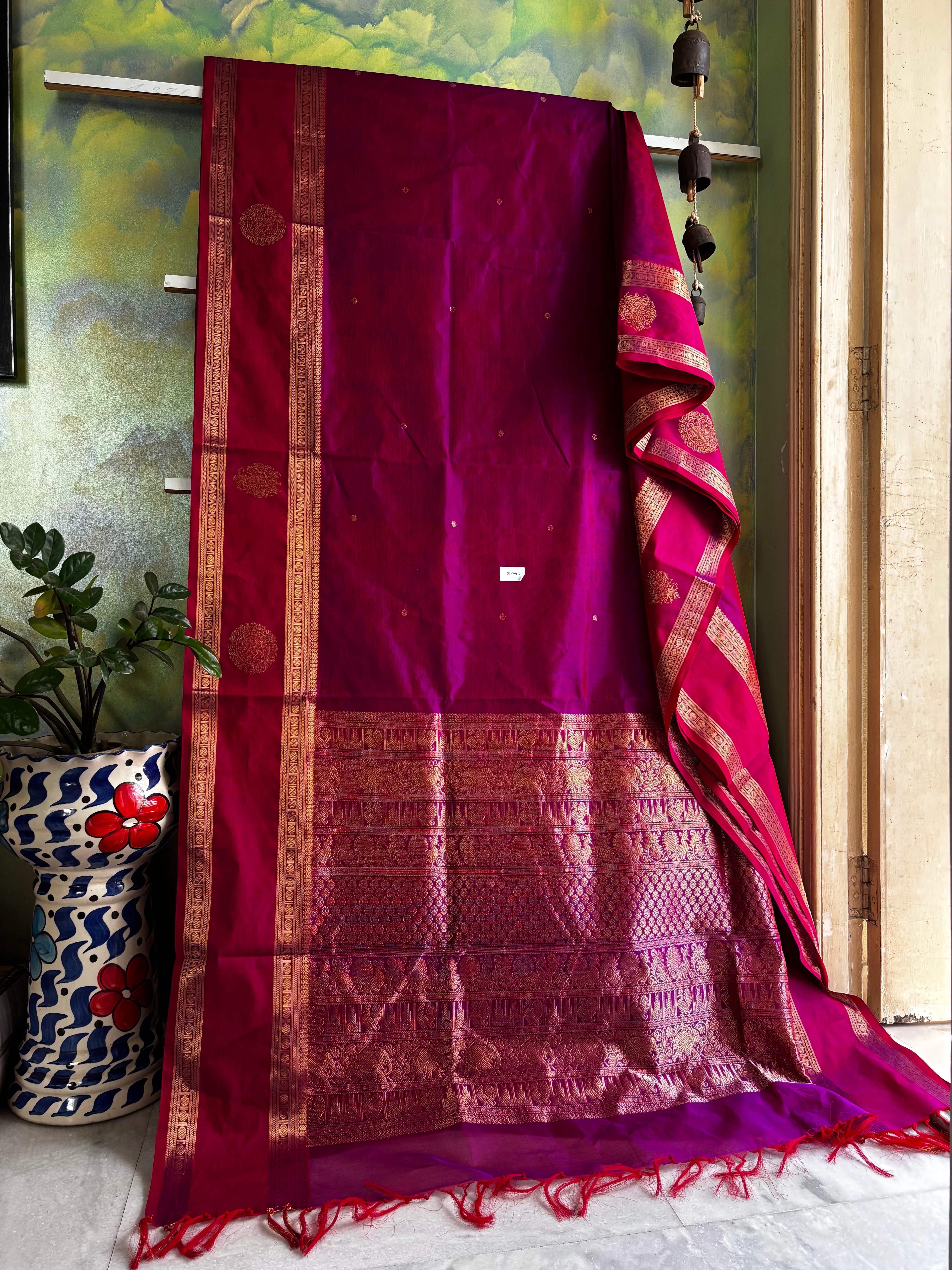 Handwoven Dual Toned Magenta Colour Kanchipuram Silk Cotton Saree