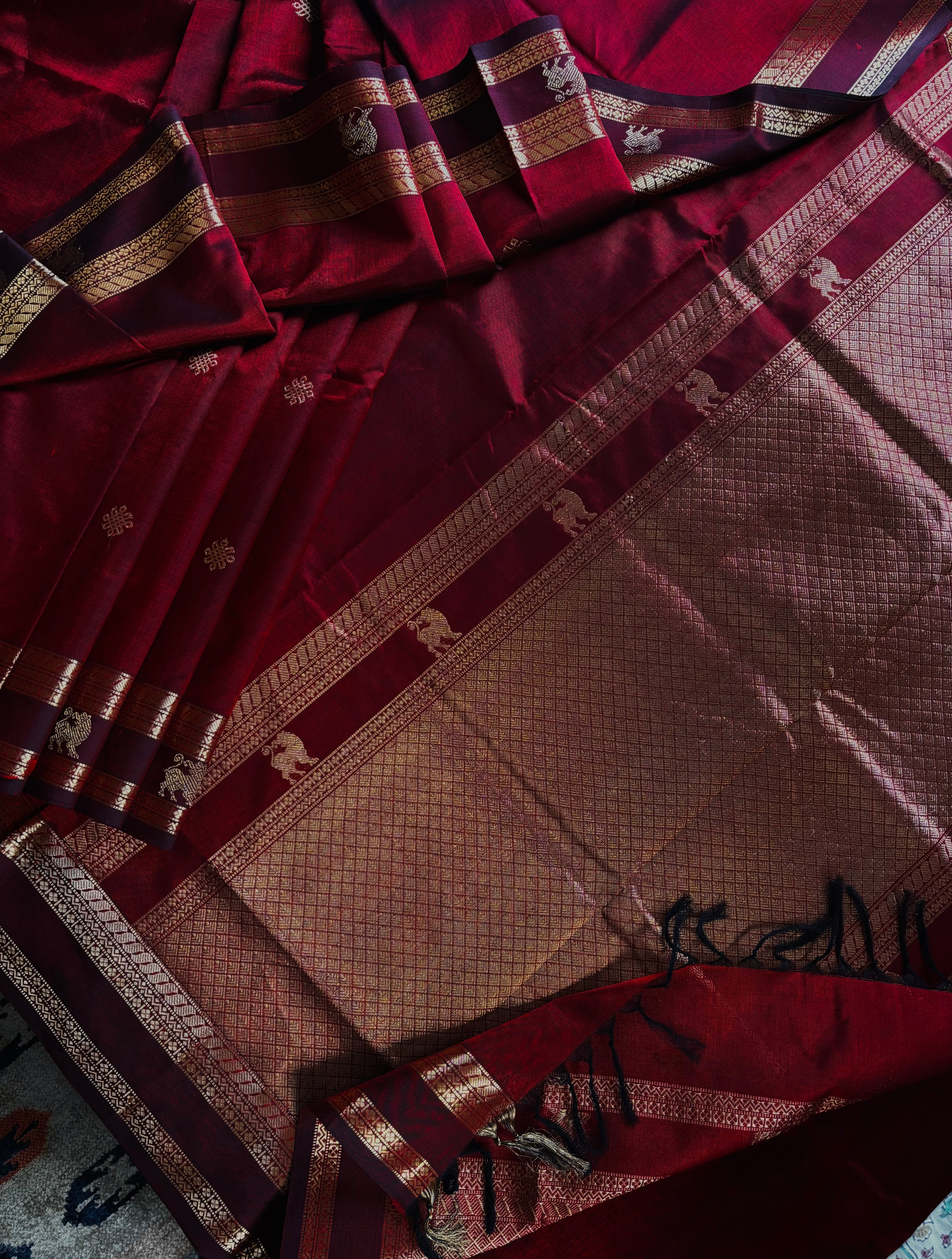 Handwoven Dark Reddish Maroon Colour Kanchipuram Silk Cotton Saree