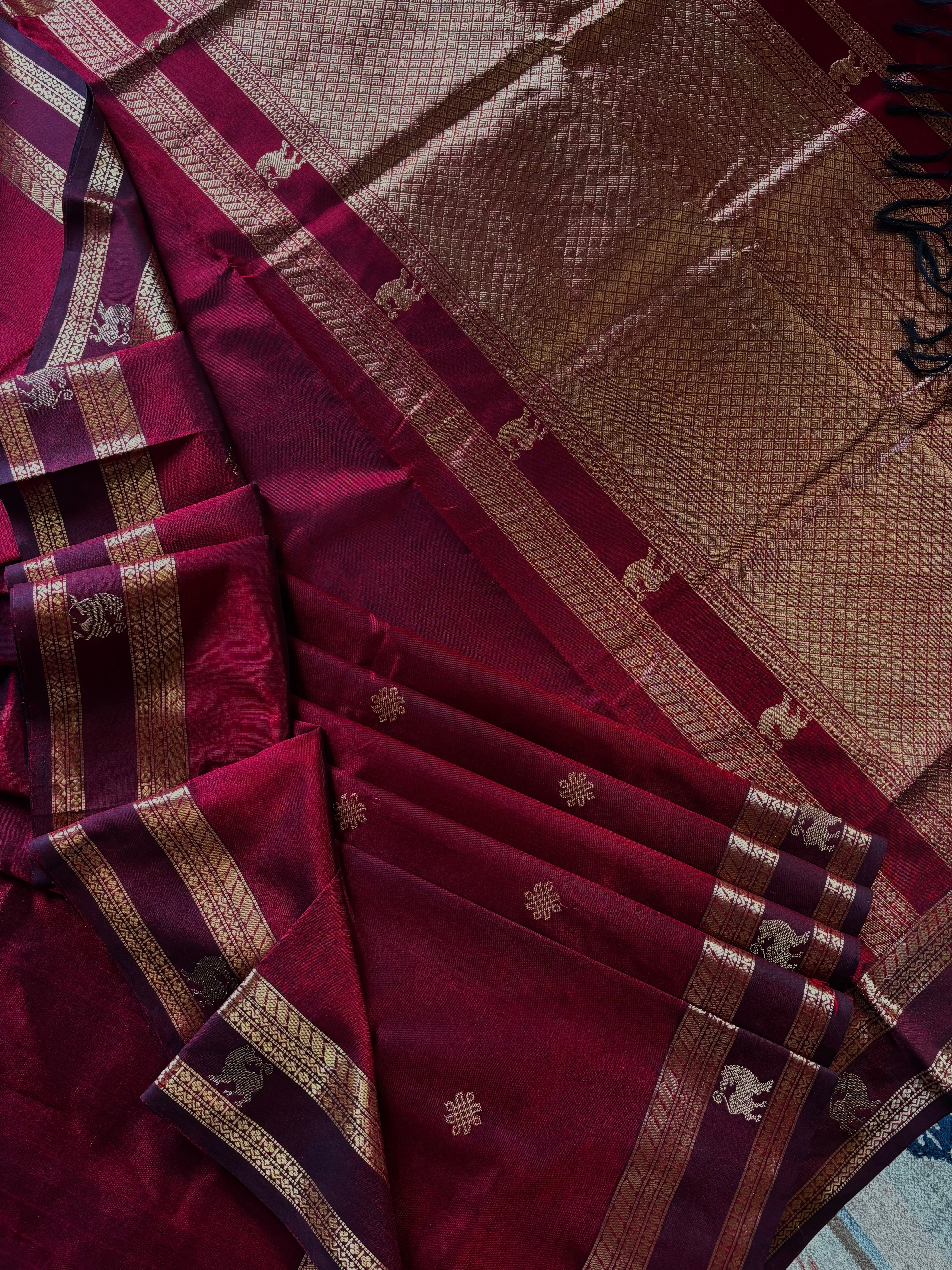 Handwoven Dark Reddish Maroon Colour Kanchipuram Silk Cotton Saree
