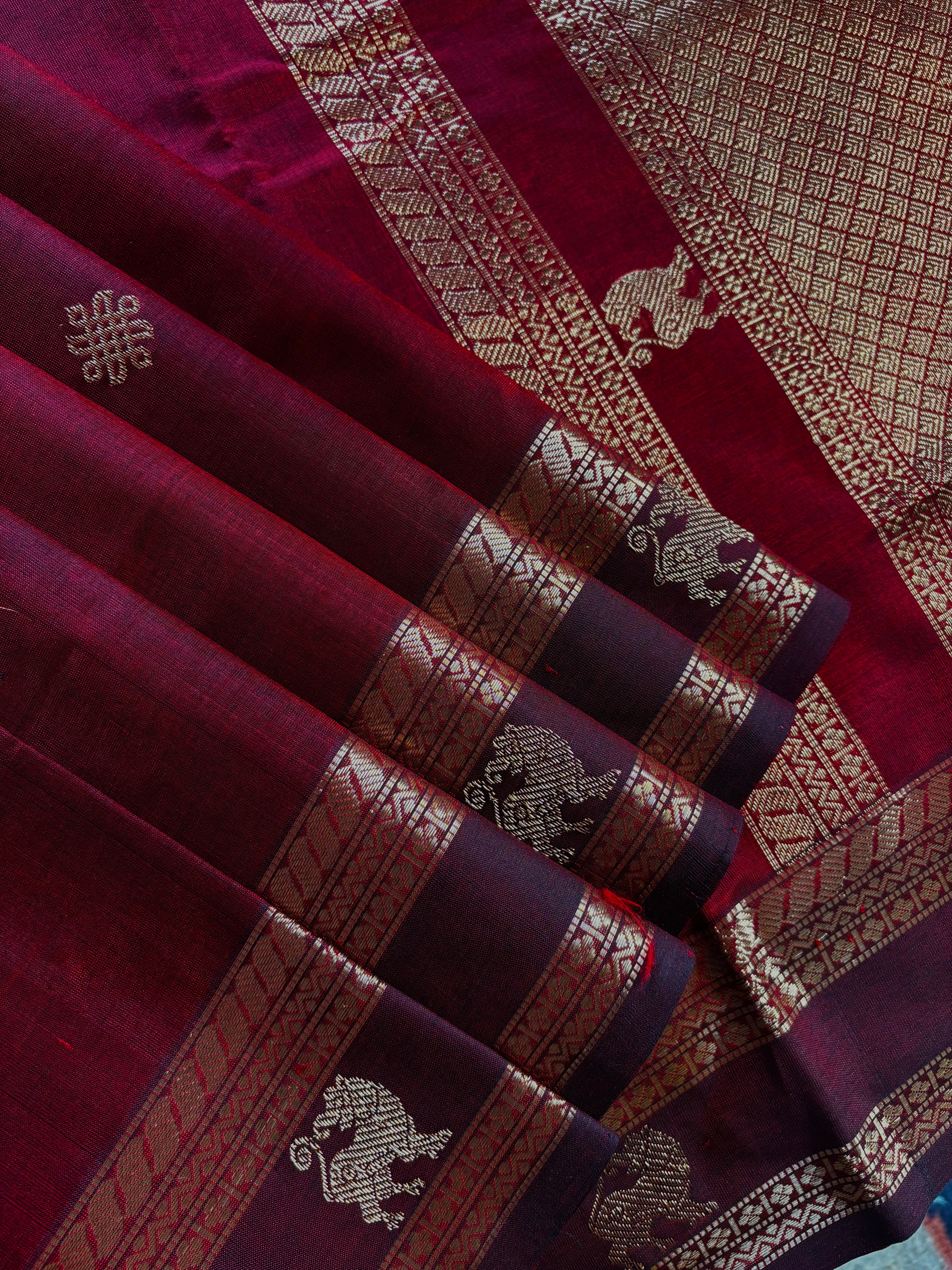 Handwoven Dark Reddish Maroon Colour Kanchipuram Silk Cotton Saree