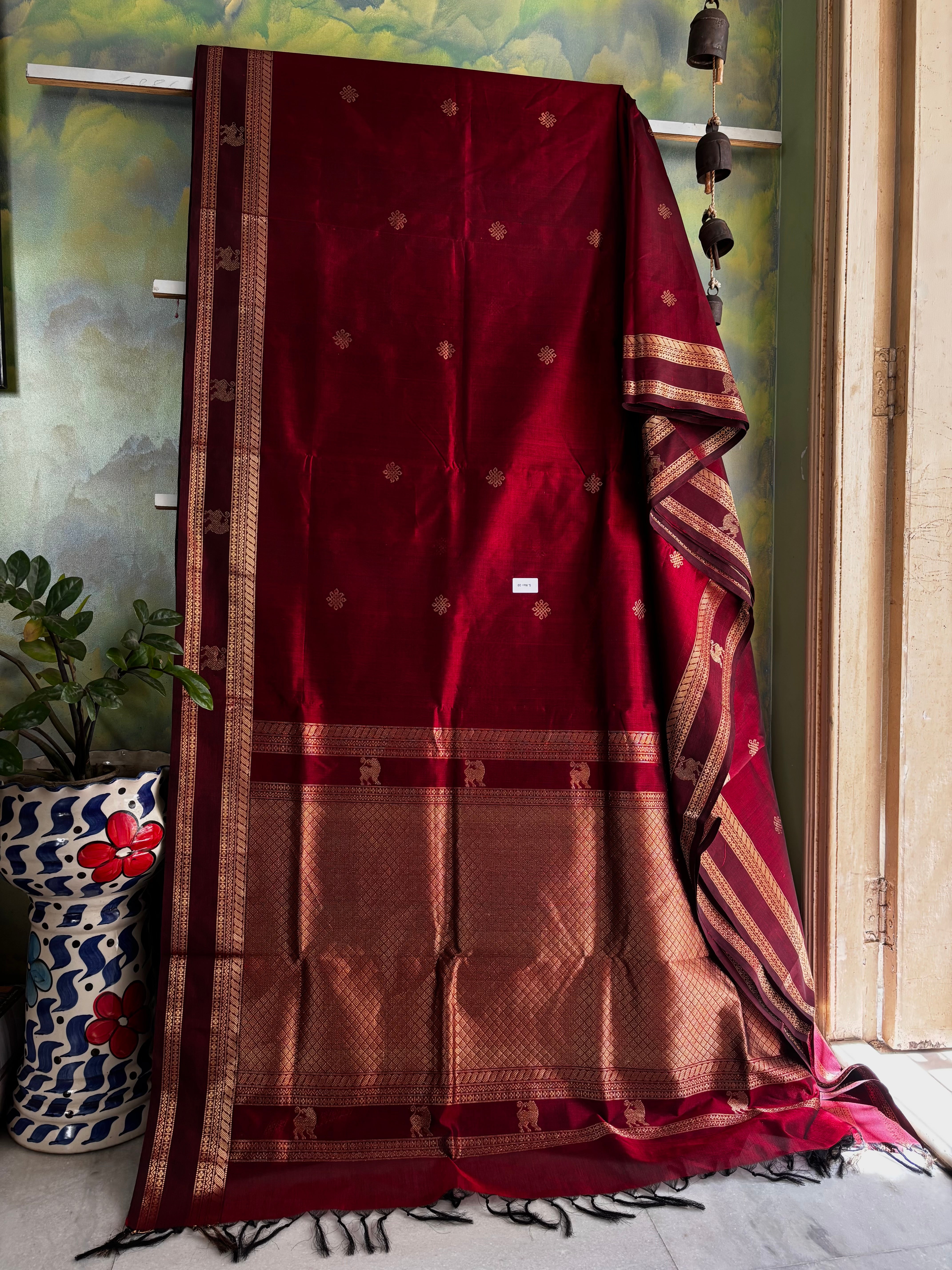 Handwoven Dark Reddish Maroon Colour Kanchipuram Silk Cotton Saree