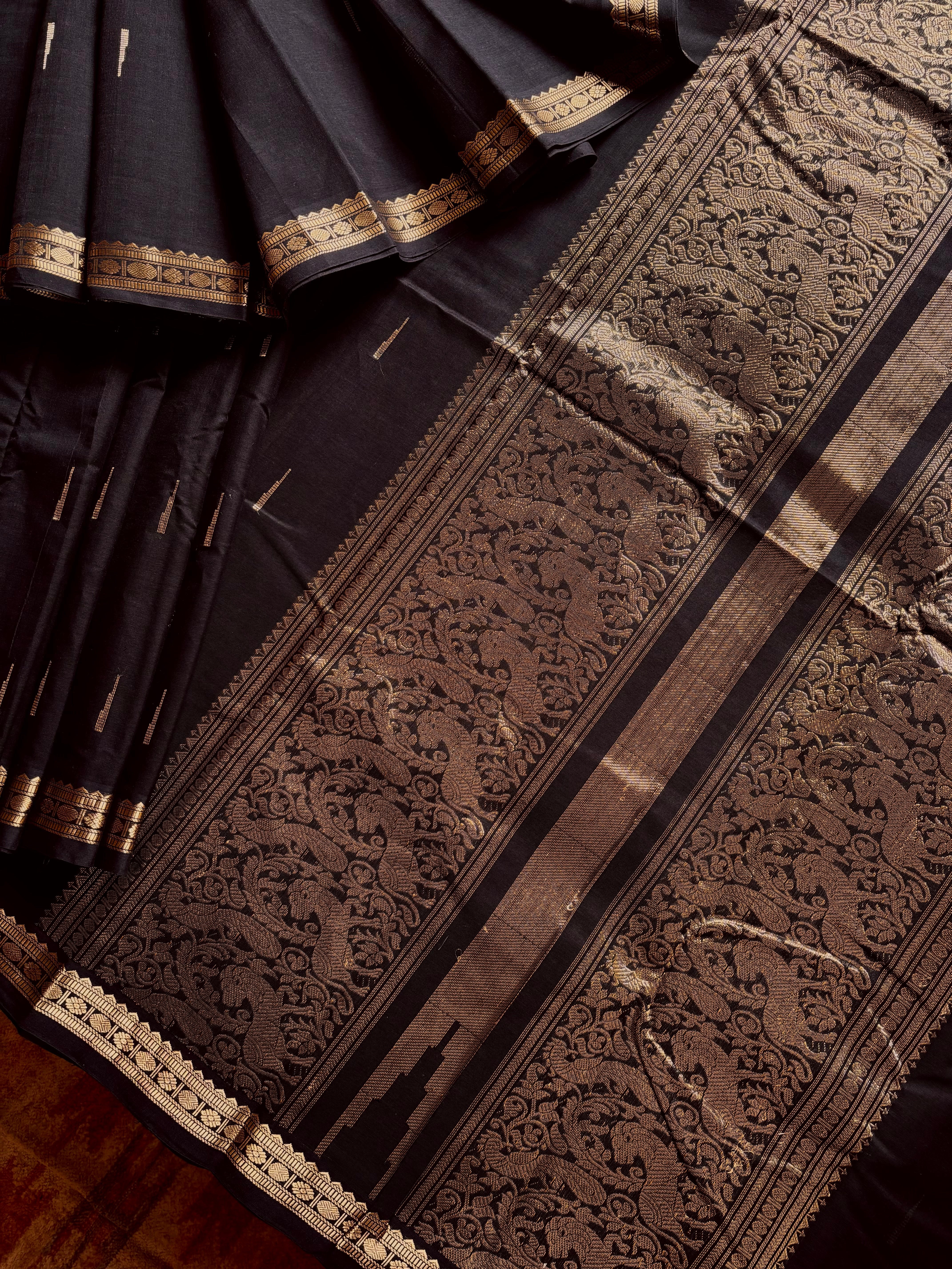 Handwoven Black Colour Cotton Kanchipuram Saree