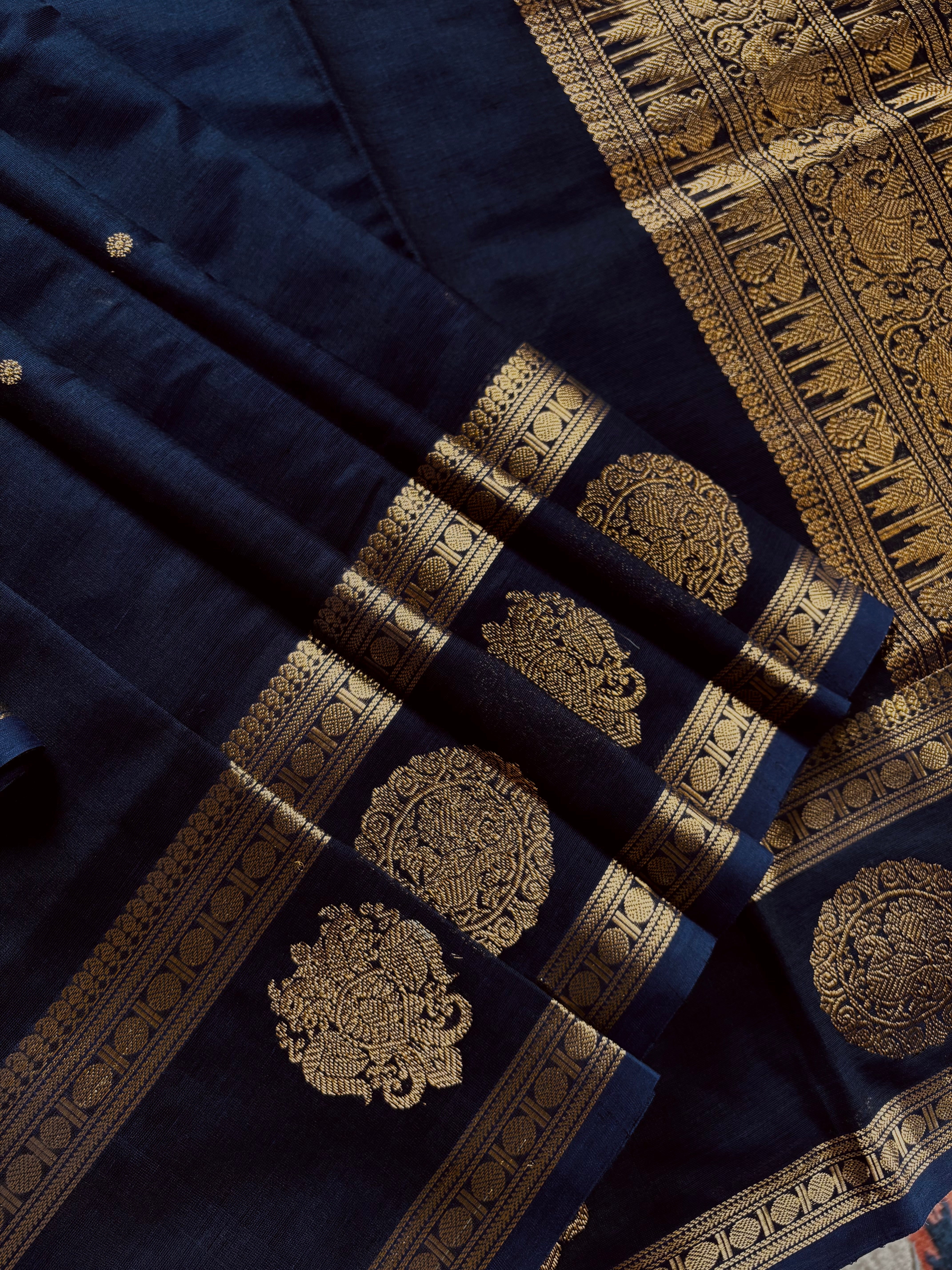 Handwoven Navy Blue Colour Kanchipuram Silk Cotton Saree