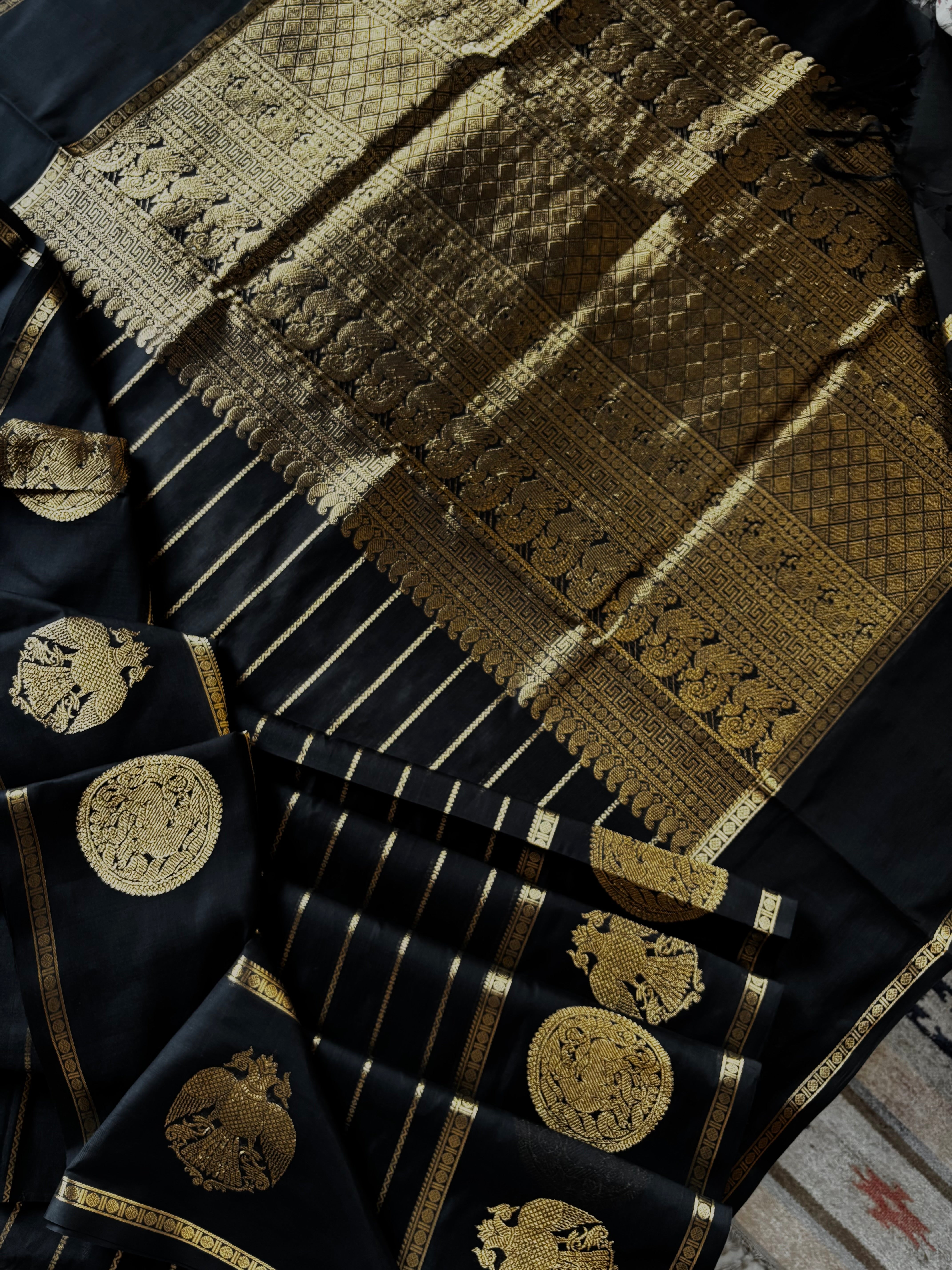 Handwoven Black Colour Kanchipuram Silk Cotton Saree