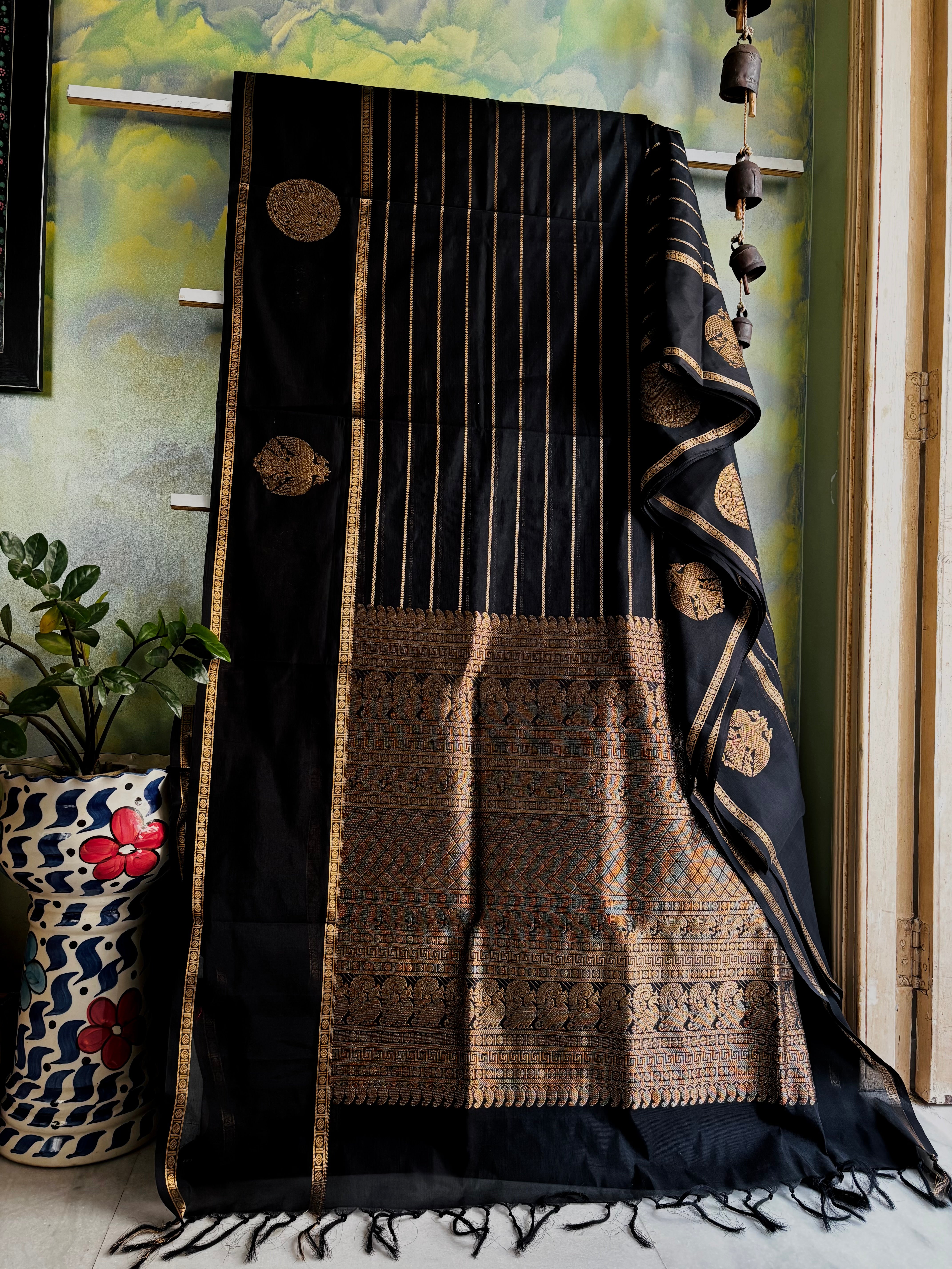 Handwoven Black Colour Kanchipuram Silk Cotton Saree