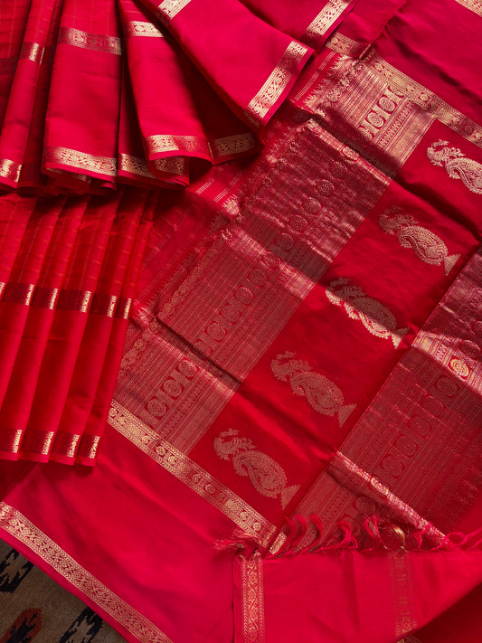 Handwoven Red Colour Pure Silk Cotton Kanchipuram Saree