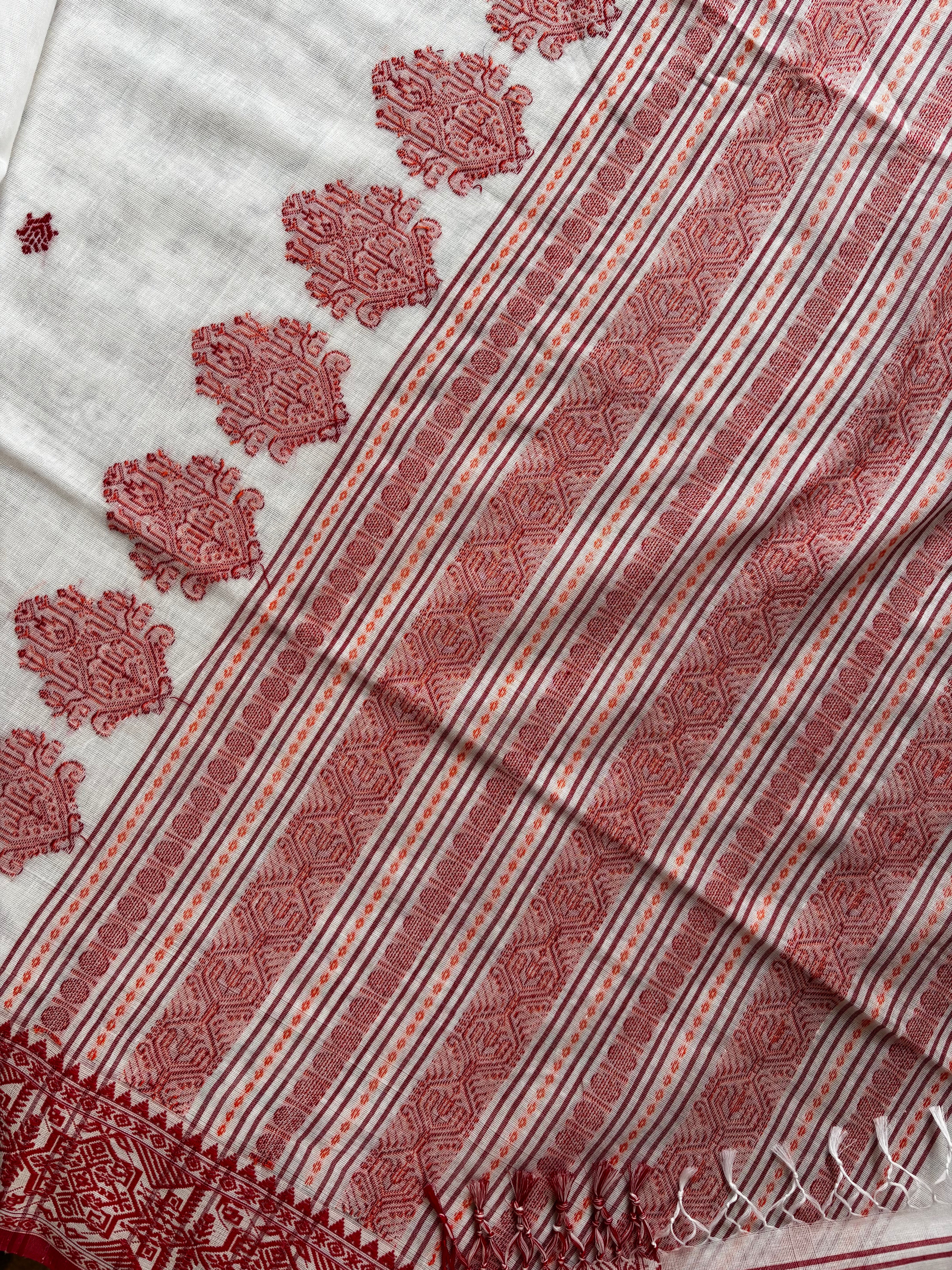 Handwoven White Red Phulia Cotton Saree