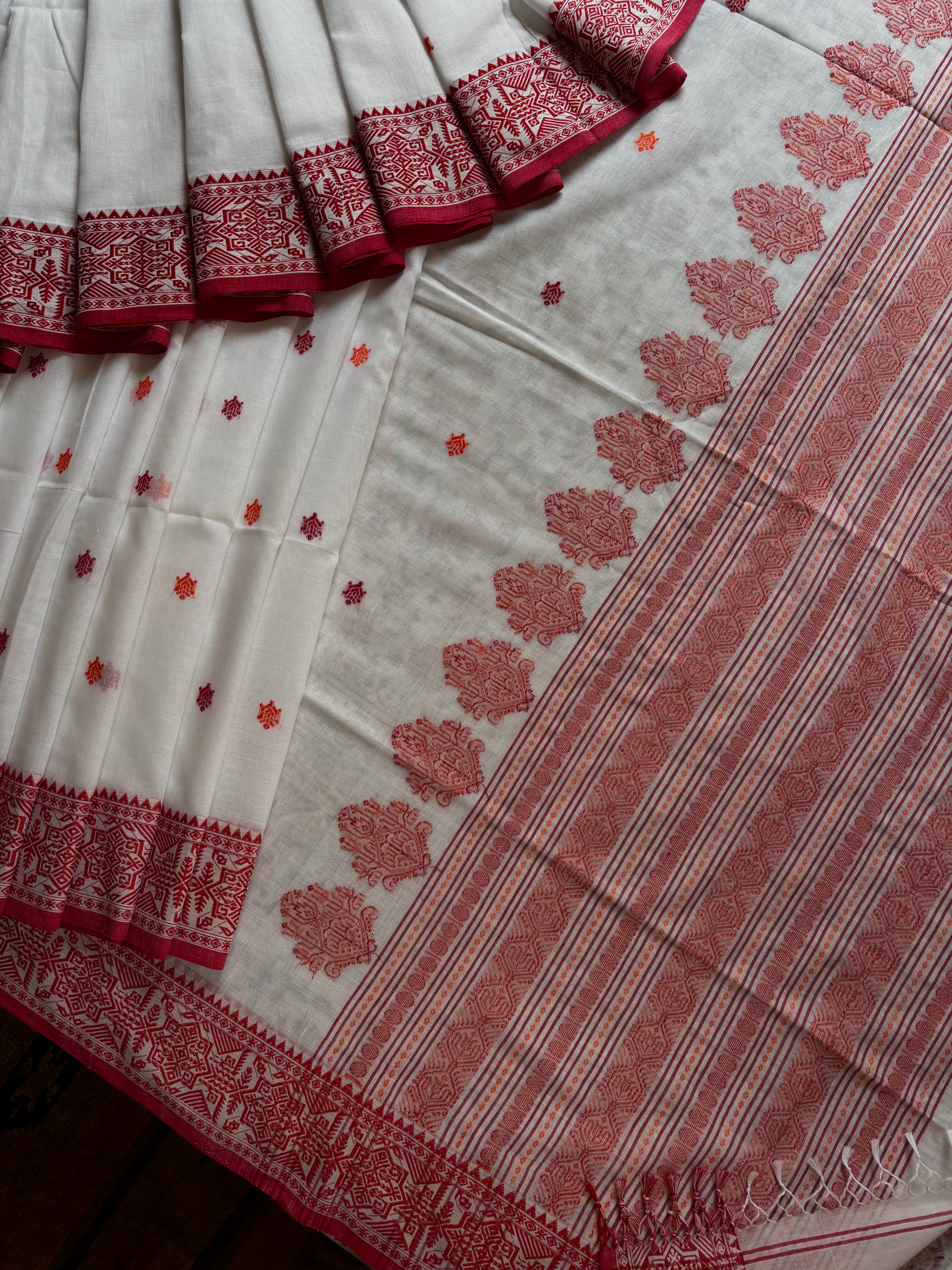 Handwoven White Red Phulia Cotton Saree