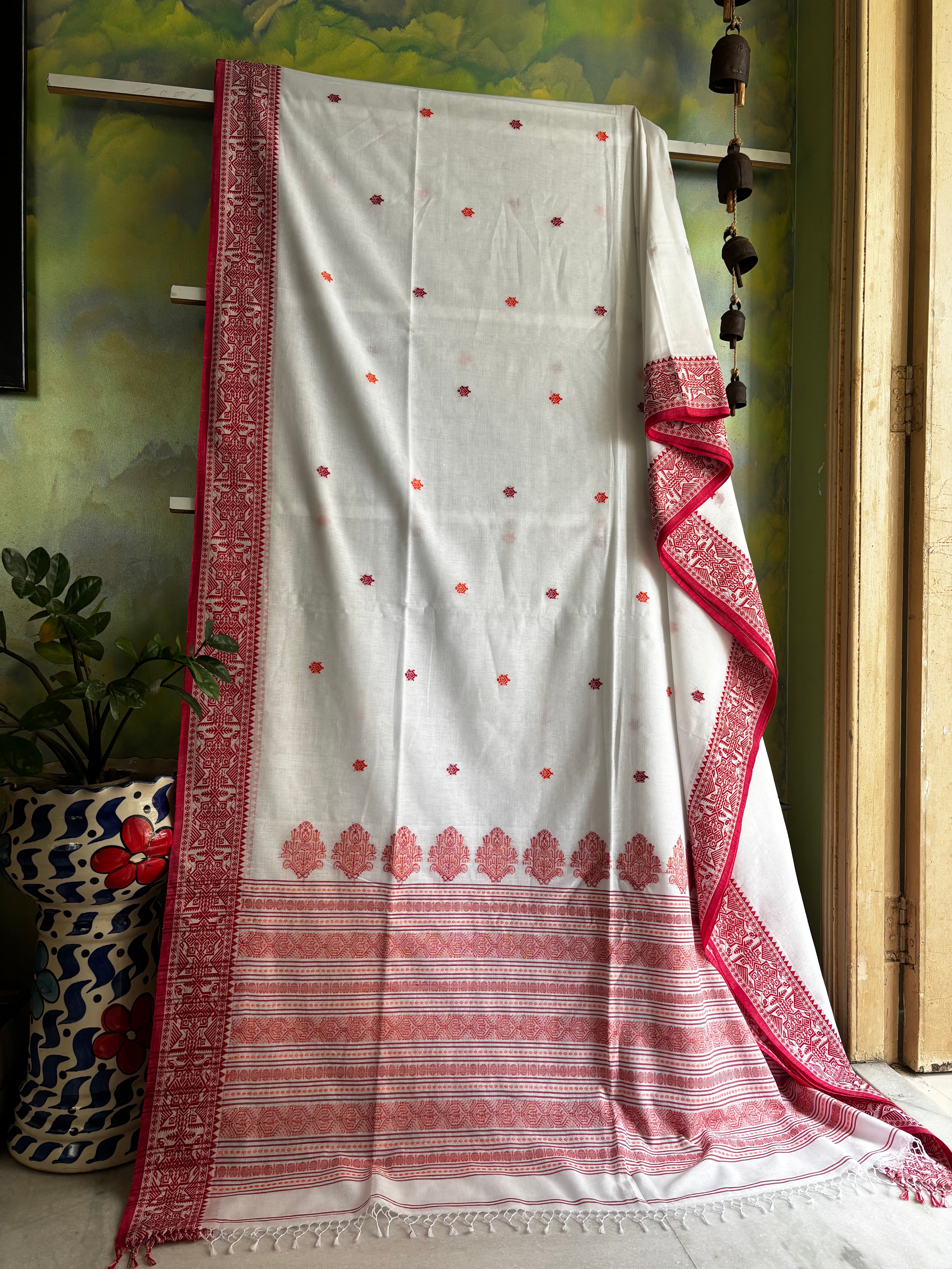 Handwoven White Red Phulia Cotton Saree