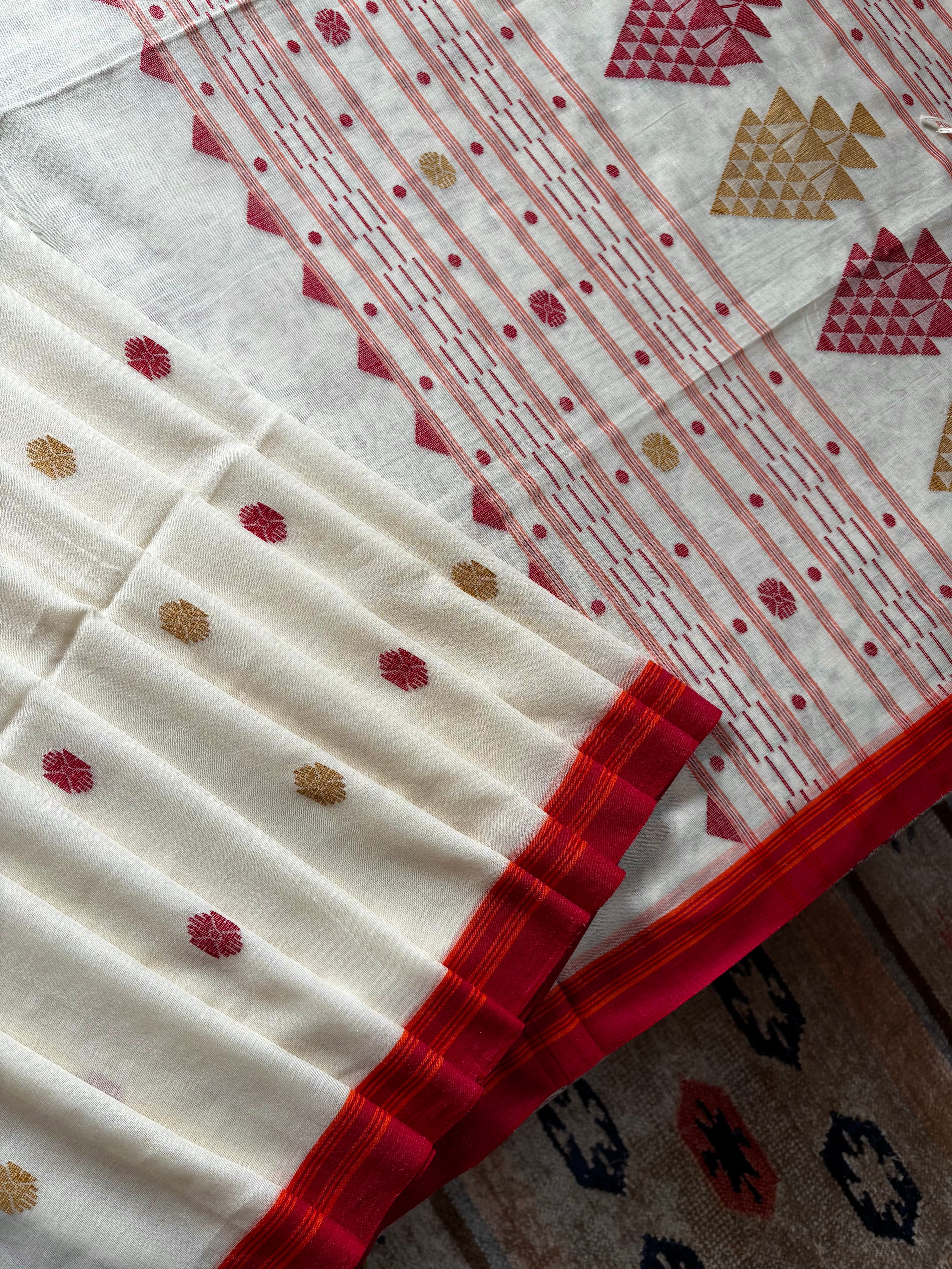 Handwoven Cream White Red Cotton Jamdani Saree