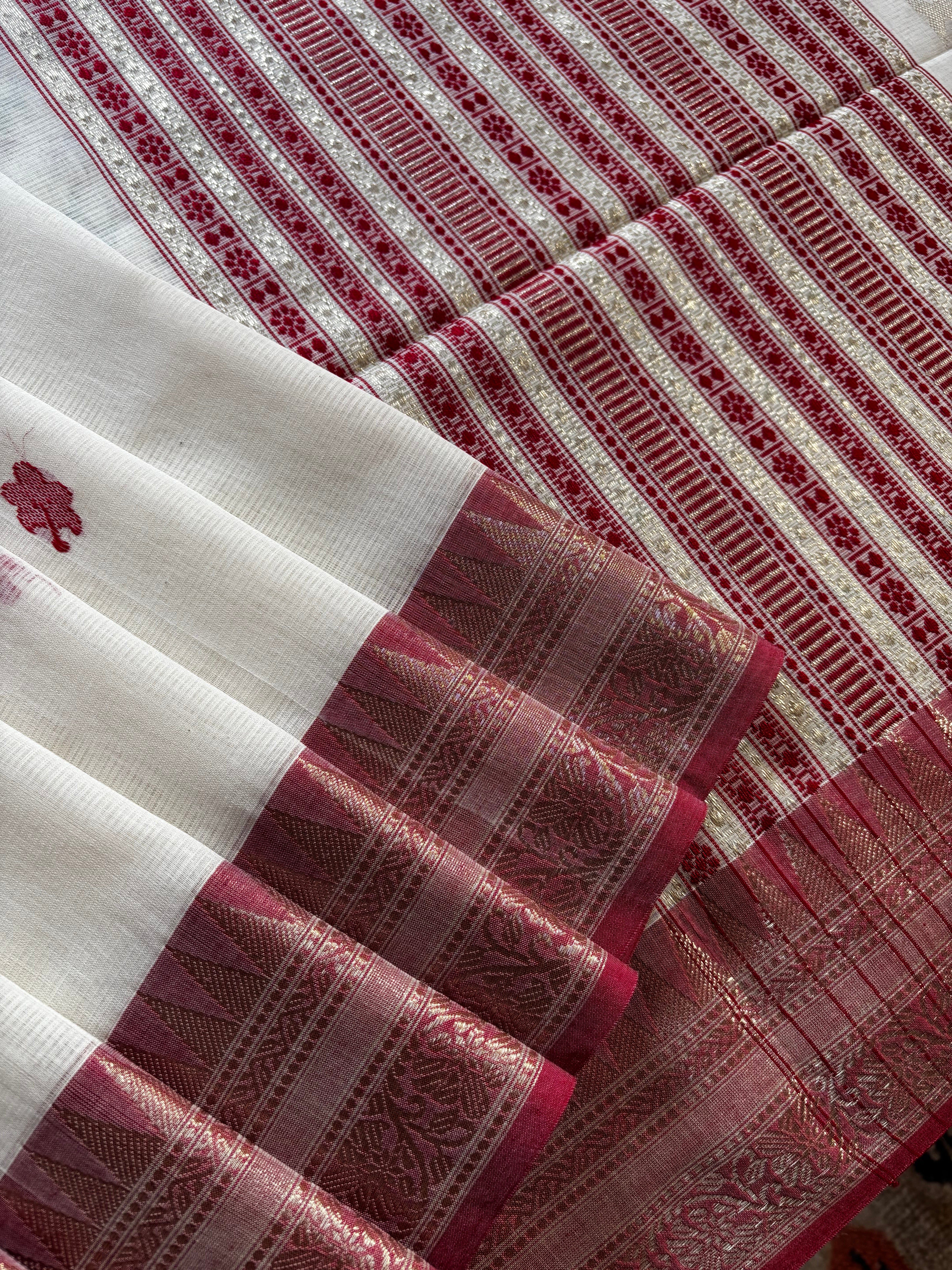 Handwoven White Red Phulia Cotton Saree