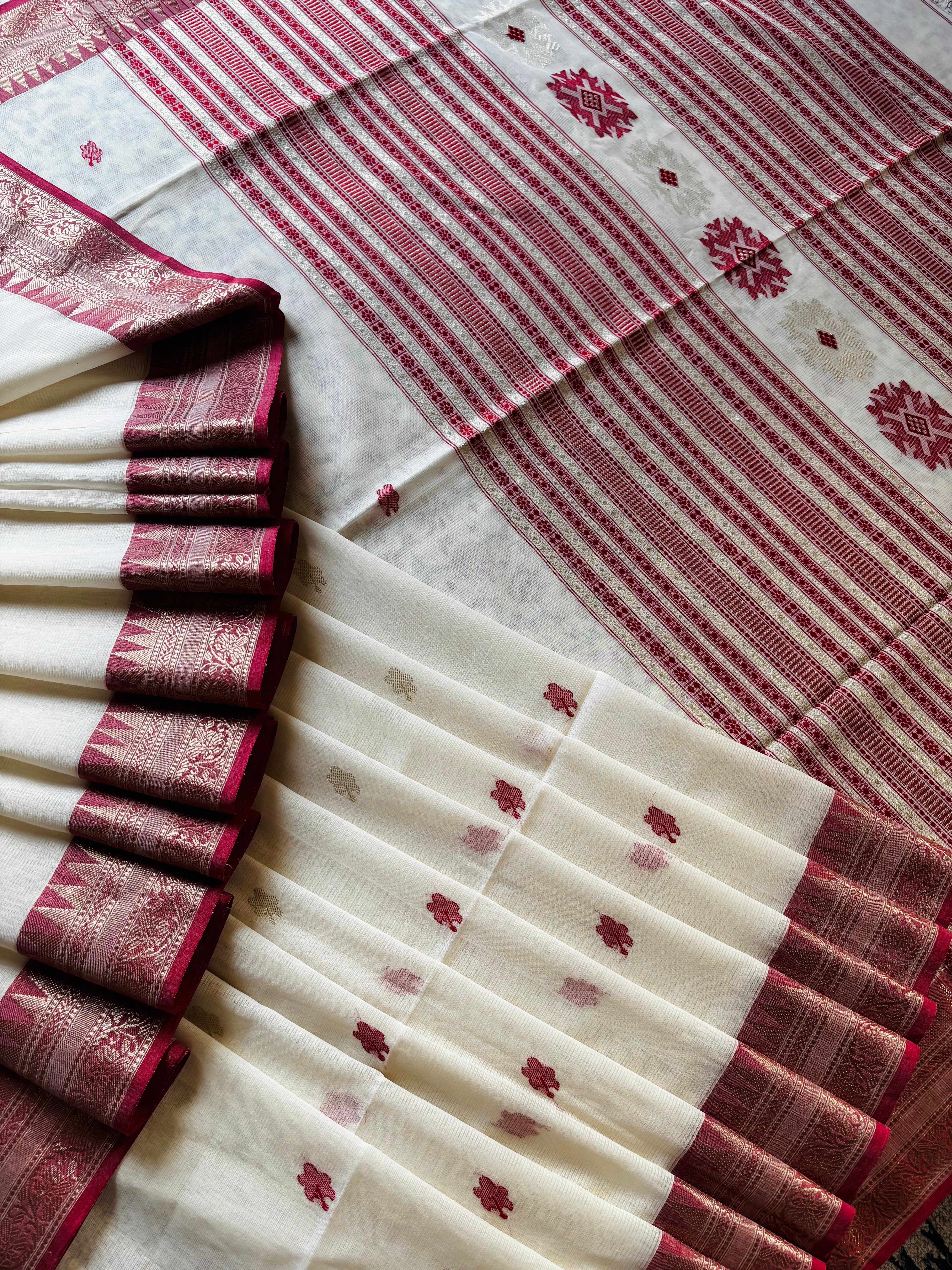 Handwoven White Red Phulia Cotton Saree