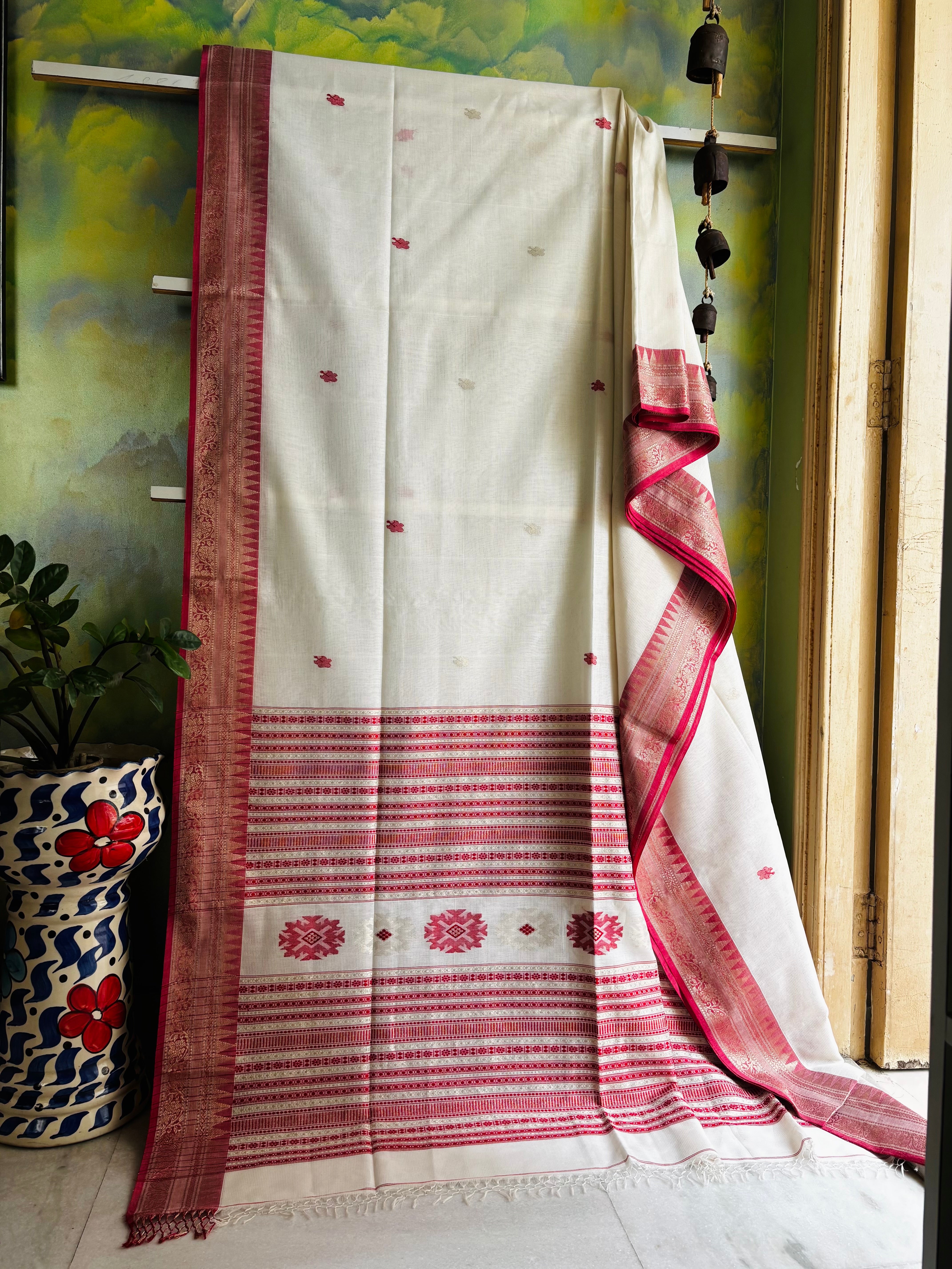 Handwoven White Red Phulia Cotton Saree