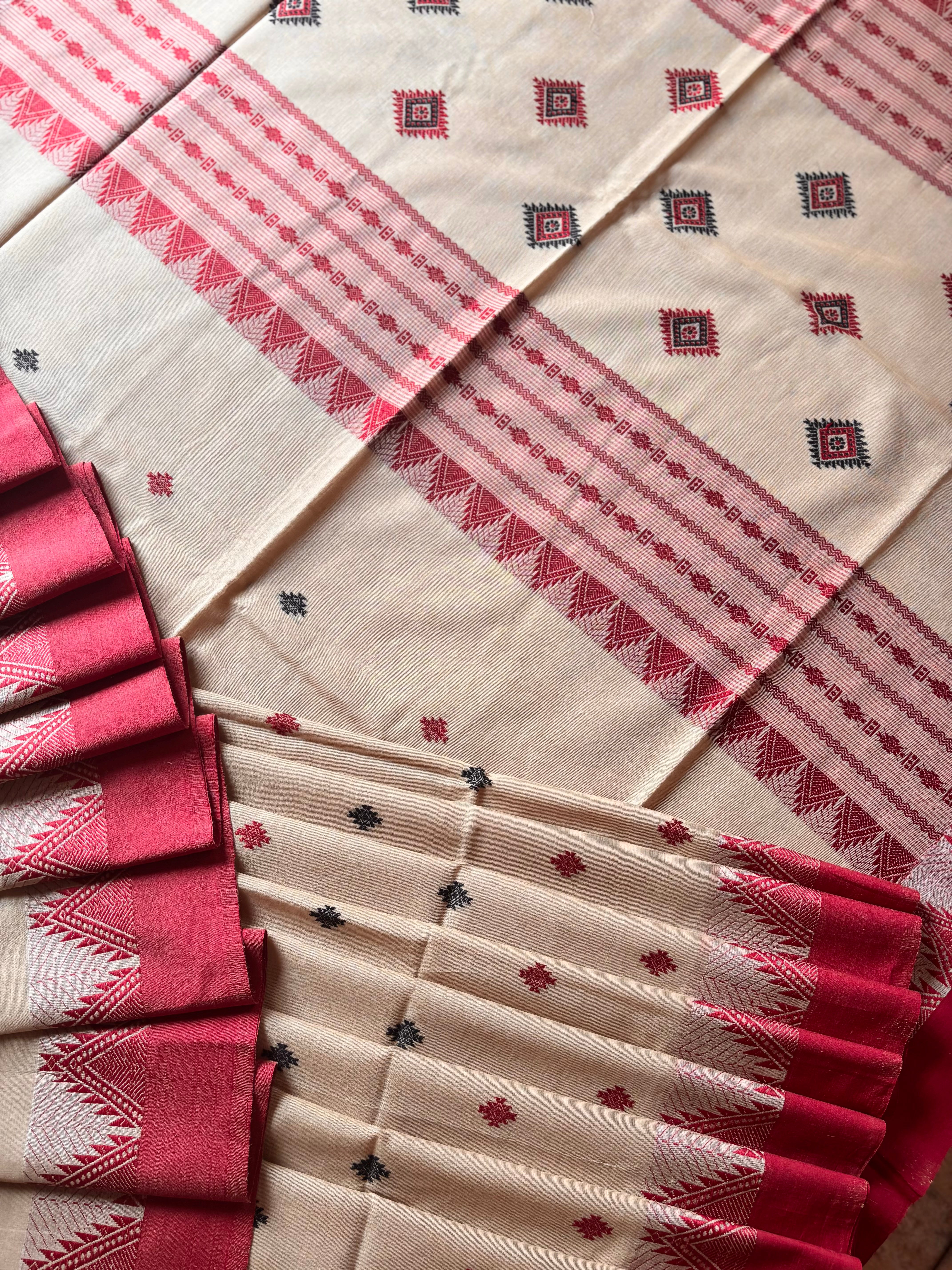 Handwoven Beige Red Phulia Cotton Saree