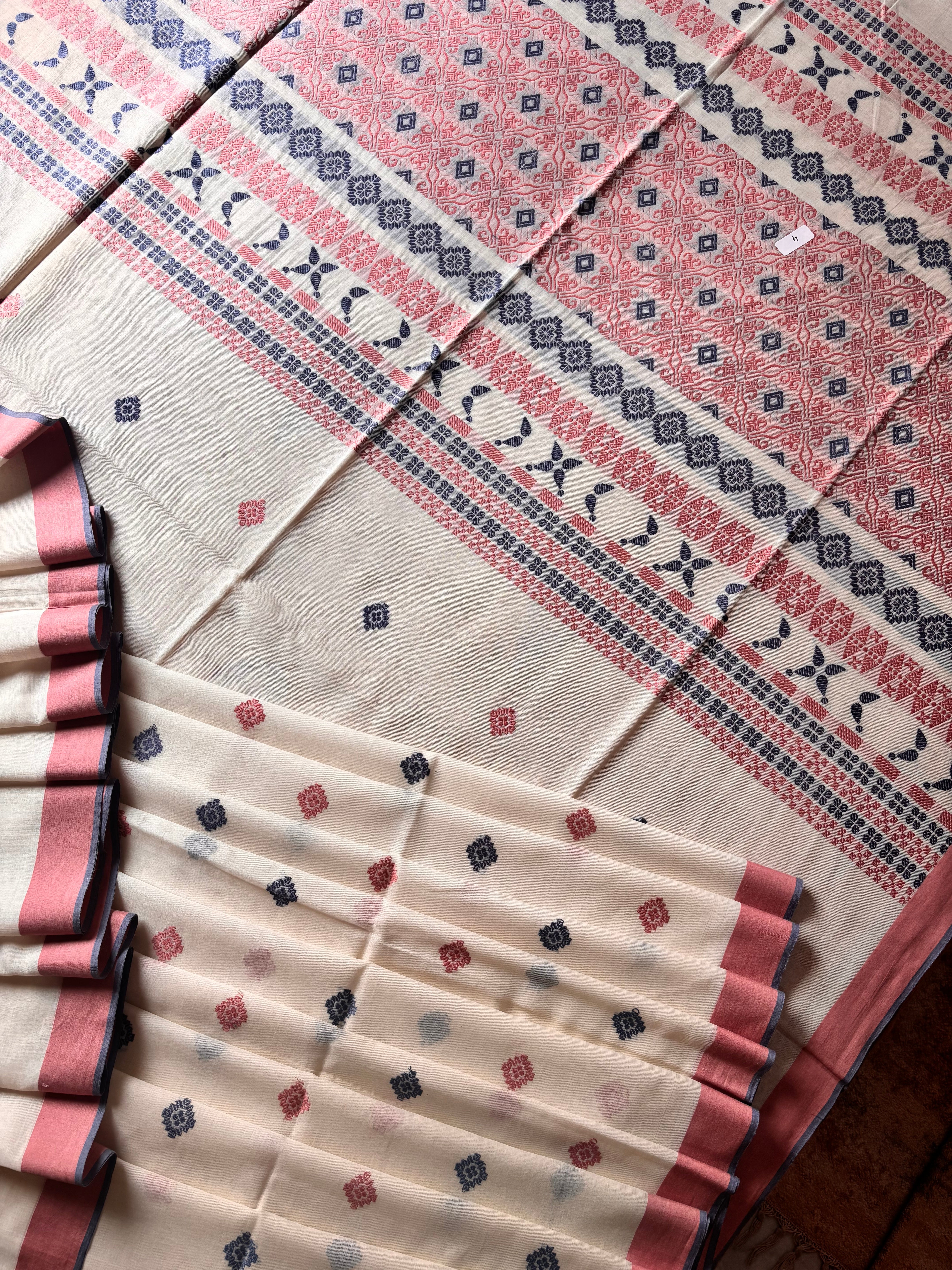 Handwoven Offwhite Colour Phulia Cotton Saree
