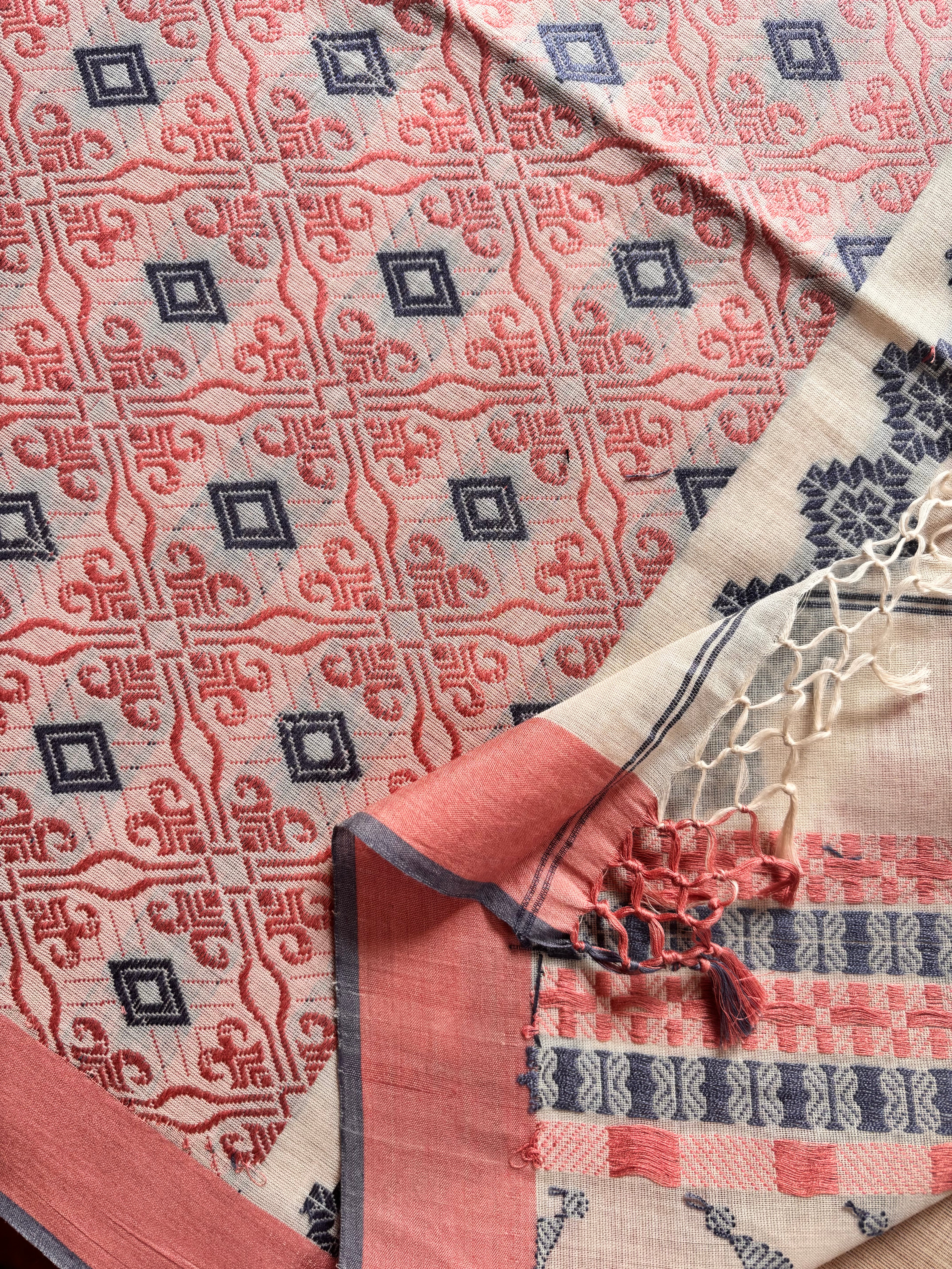 Handwoven Offwhite Colour Phulia Cotton Saree