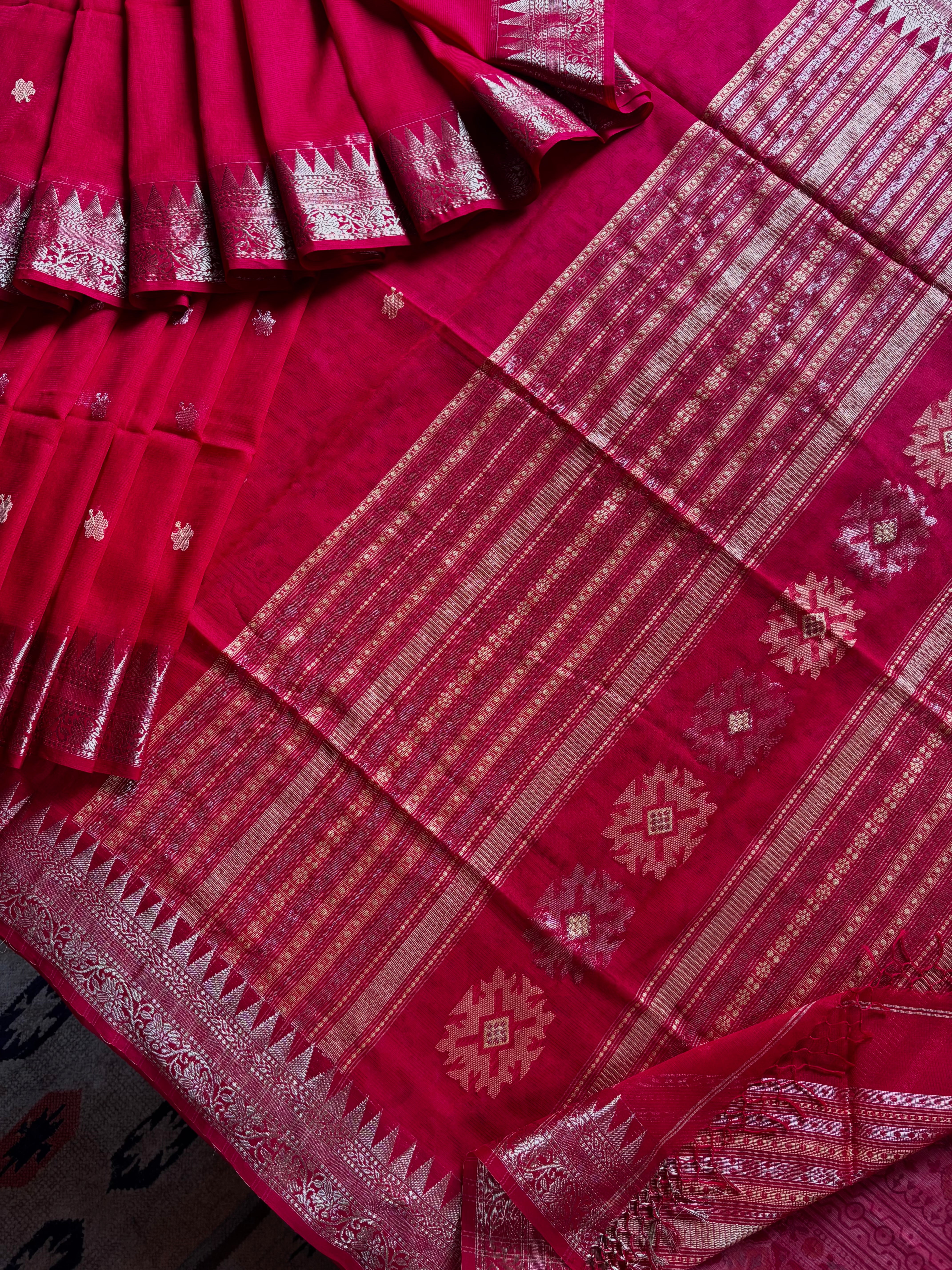 Handwoven Red Colour Phulia Cotton Saree