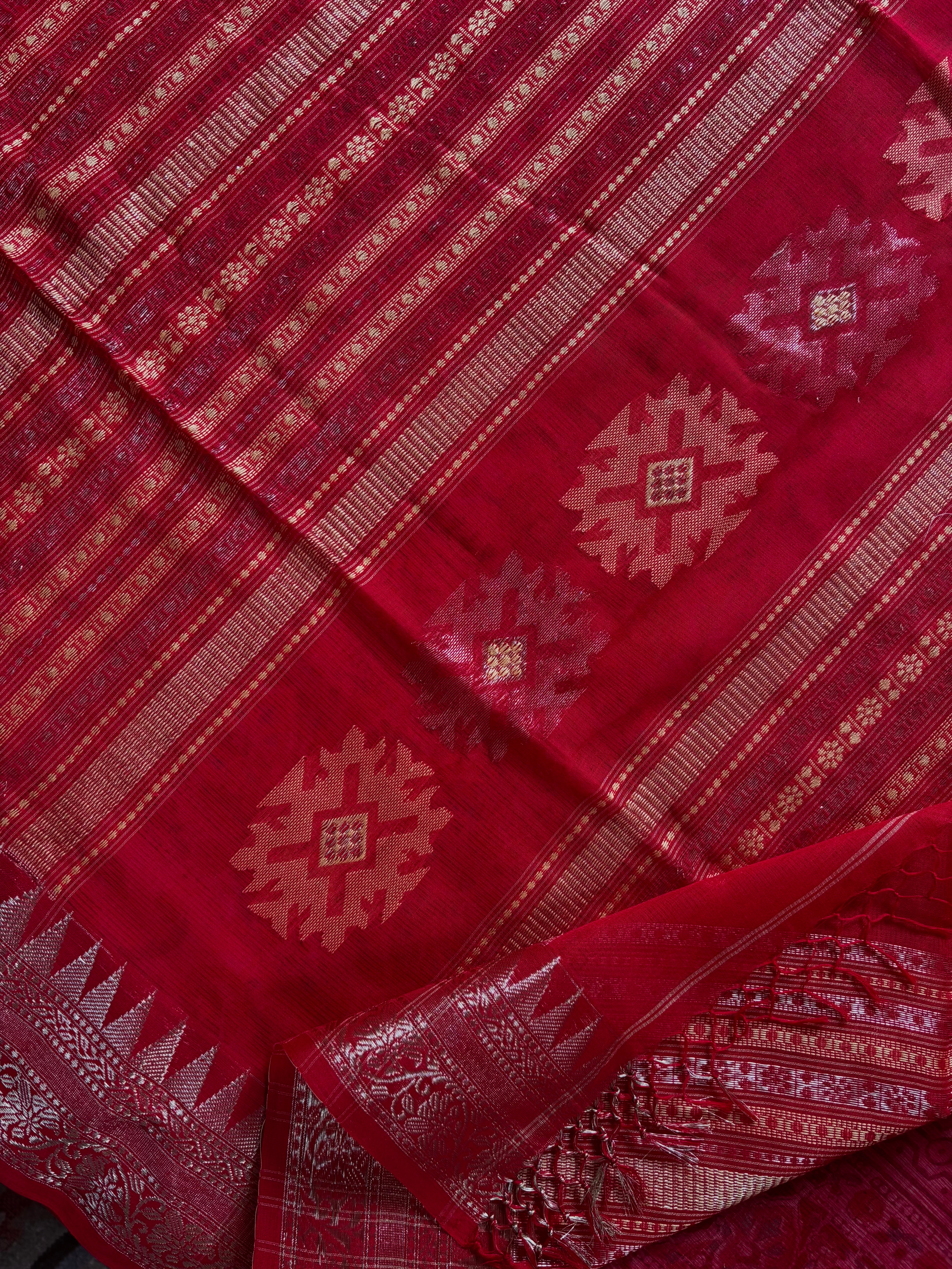 Handwoven Red Colour Phulia Cotton Saree