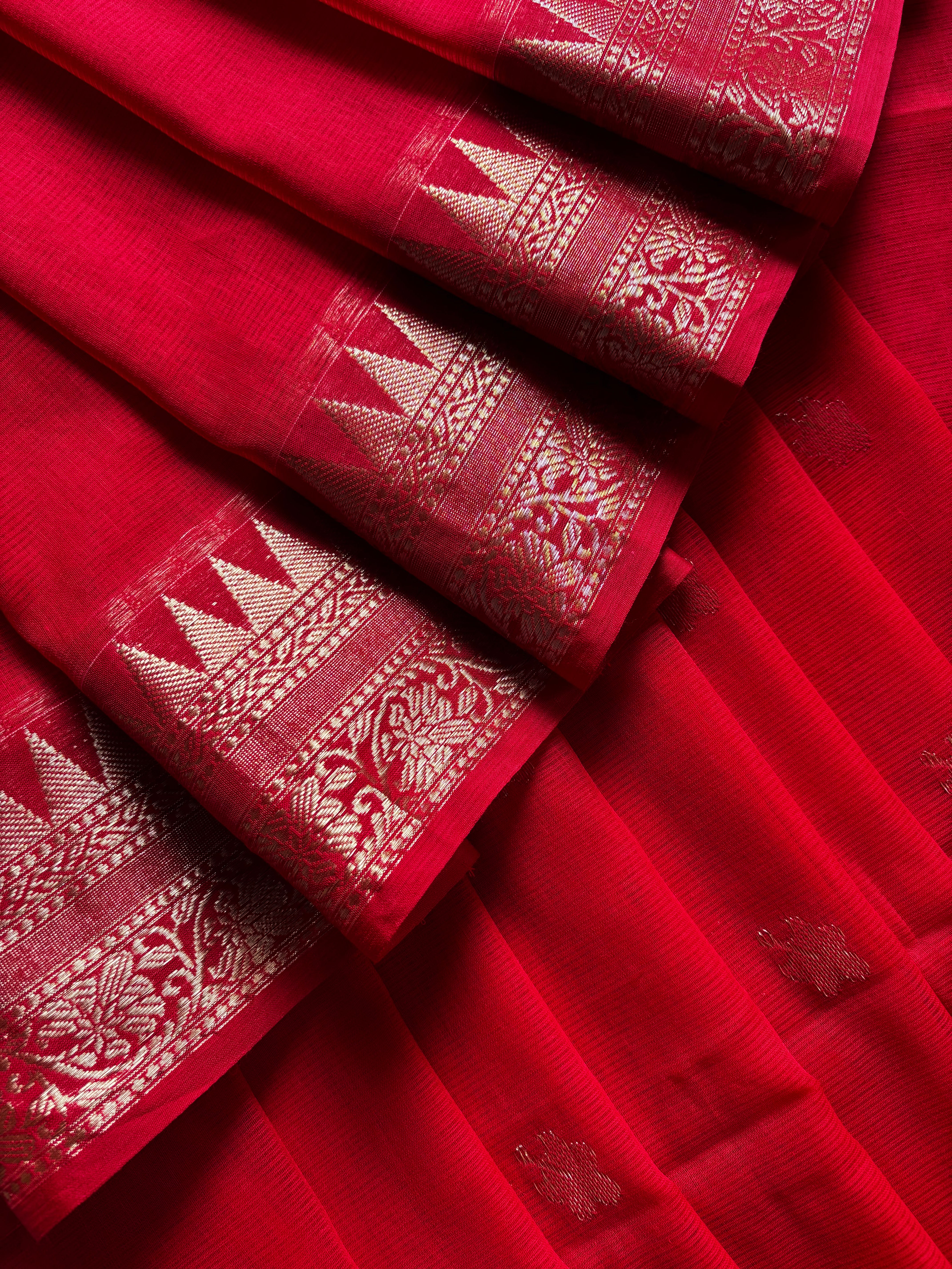 Handwoven Red Colour Phulia Cotton Saree