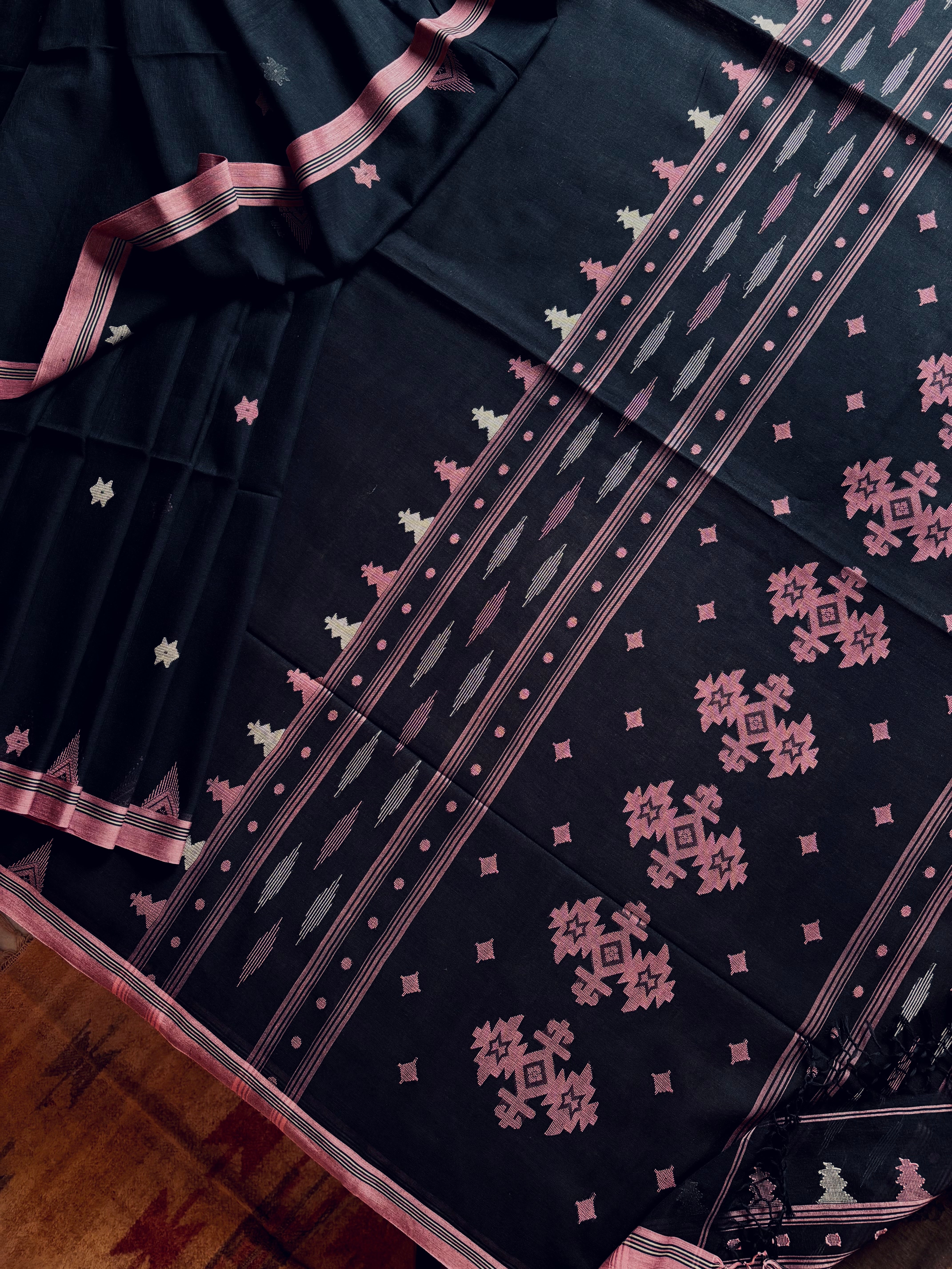 Handwoven Black Dusty Pink Cotton Jamdani Saree