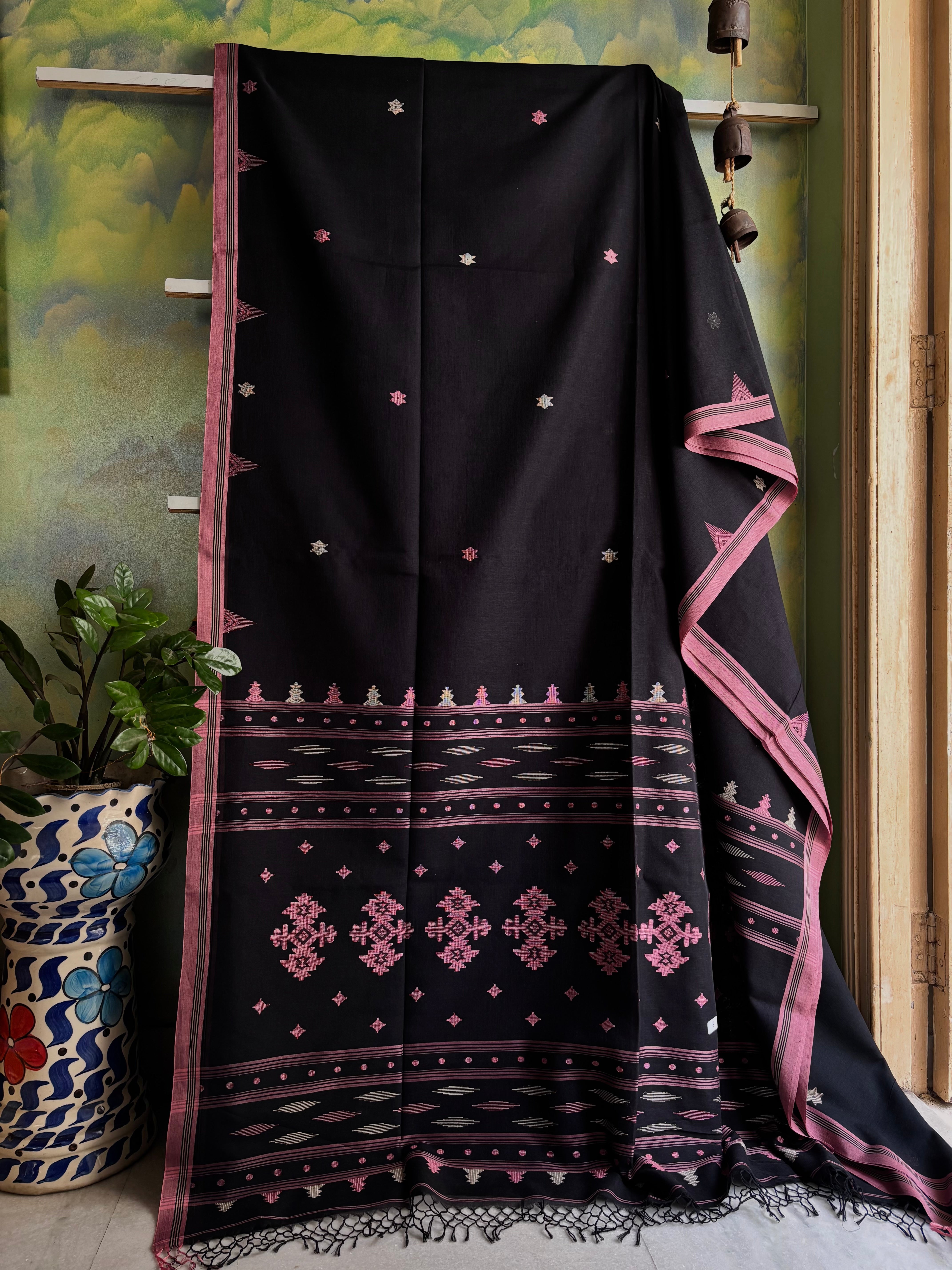Handwoven Black Dusty Pink Cotton Jamdani Saree