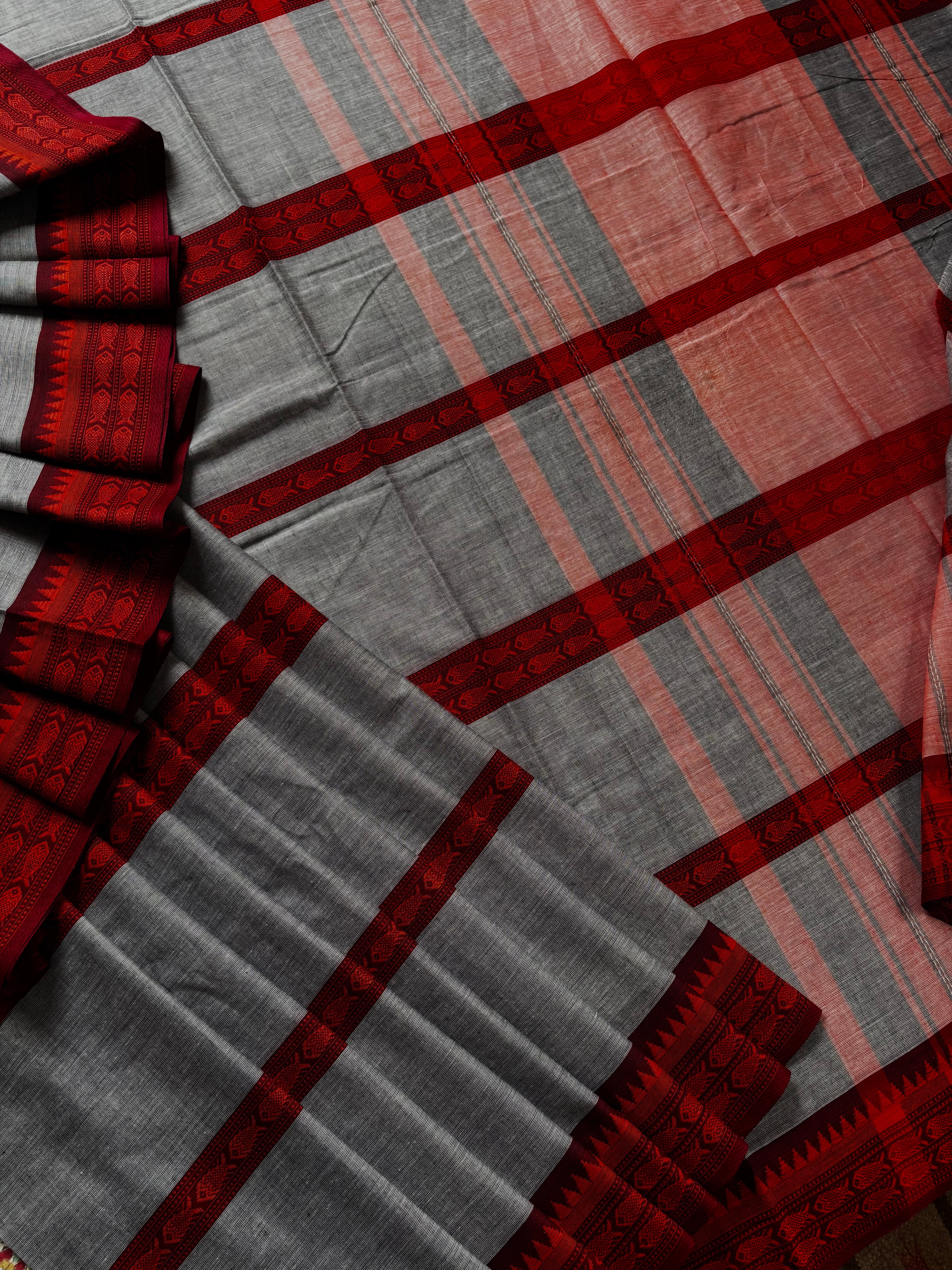 Handwoven Grey Red Cotton Dhonekhali Saree