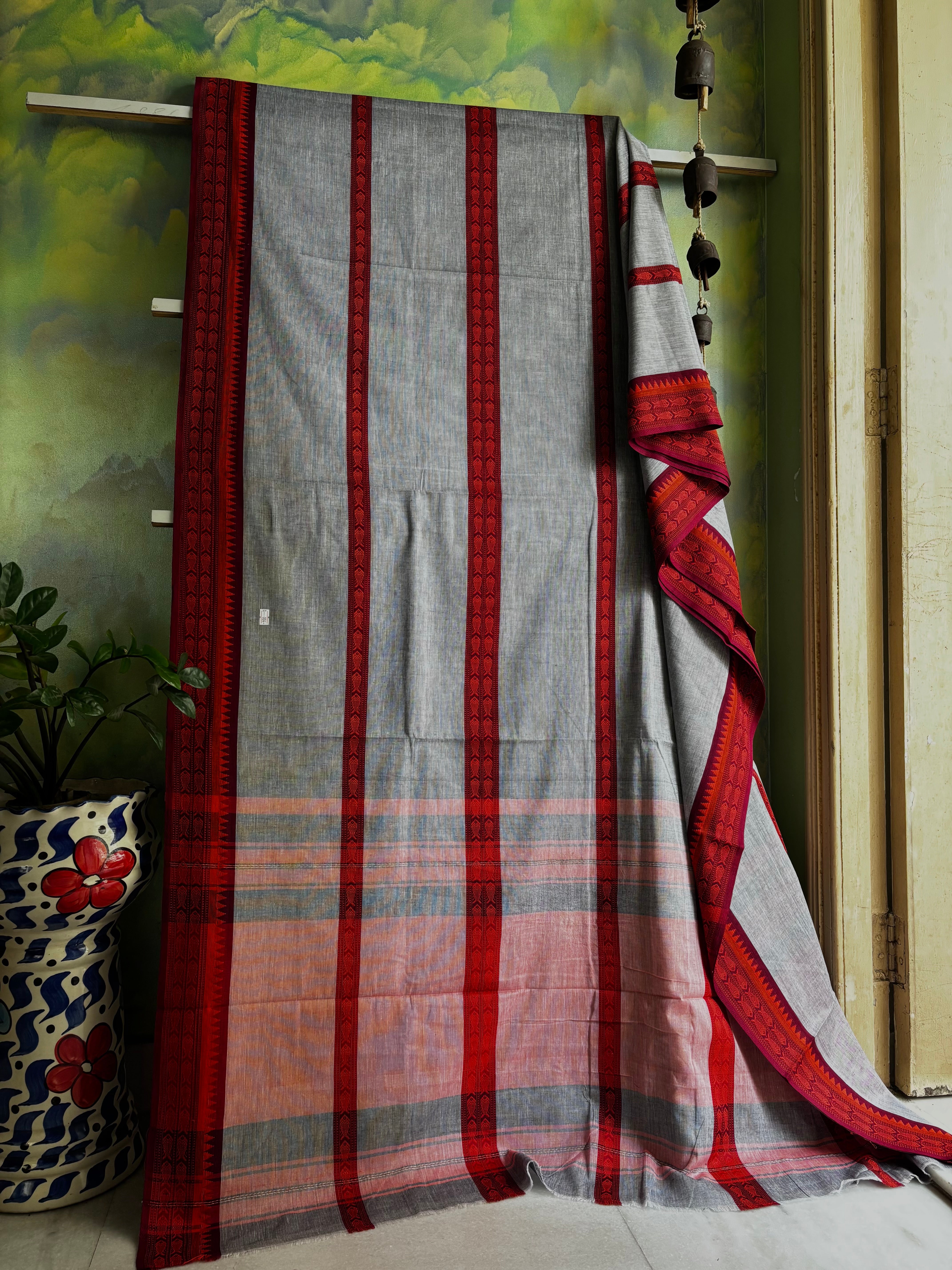 Handwoven Grey Red Cotton Dhonekhali Saree