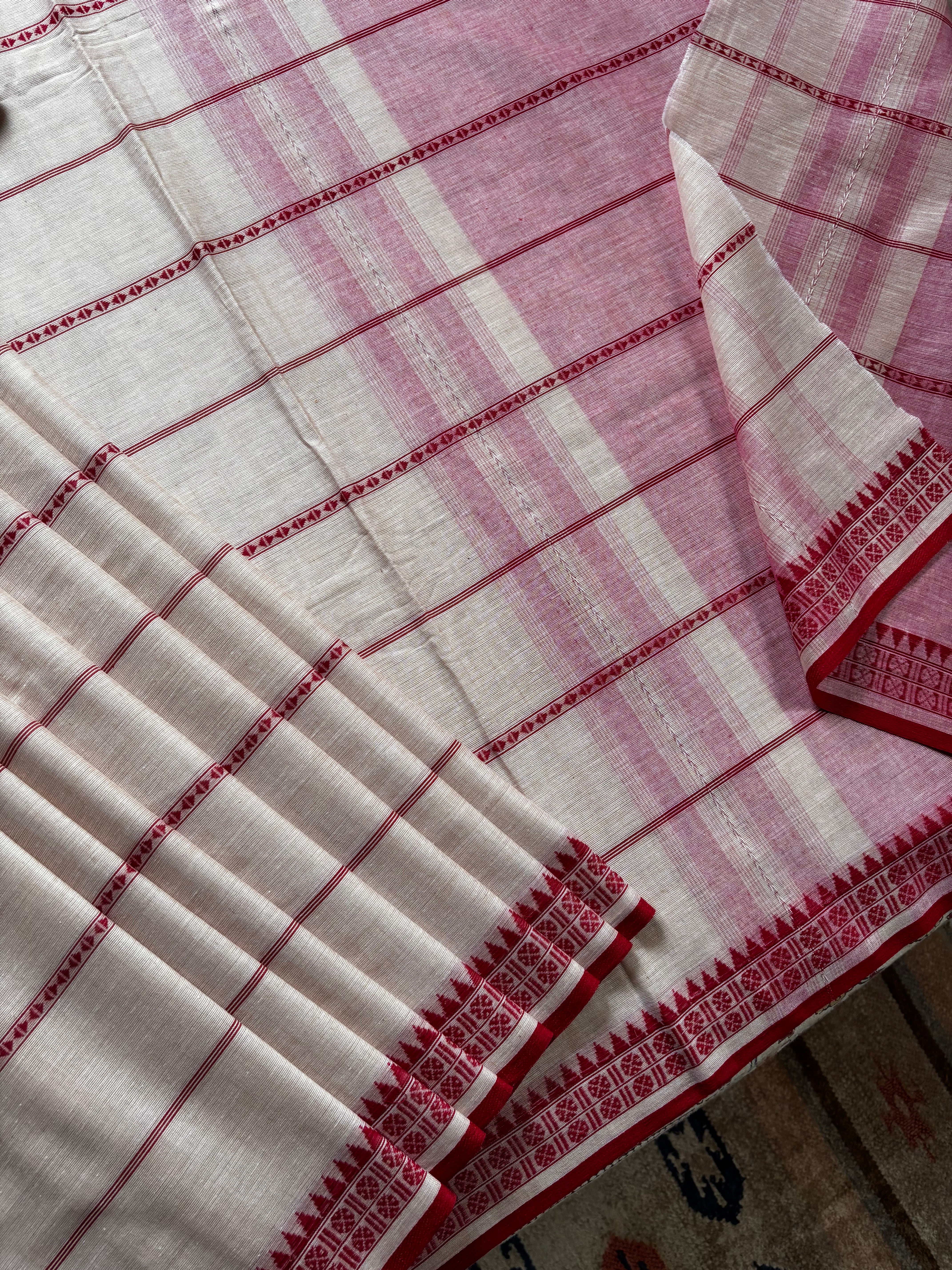 Handwoven Light Pinkish Beige Colour Dhonekhali Cotton Saree