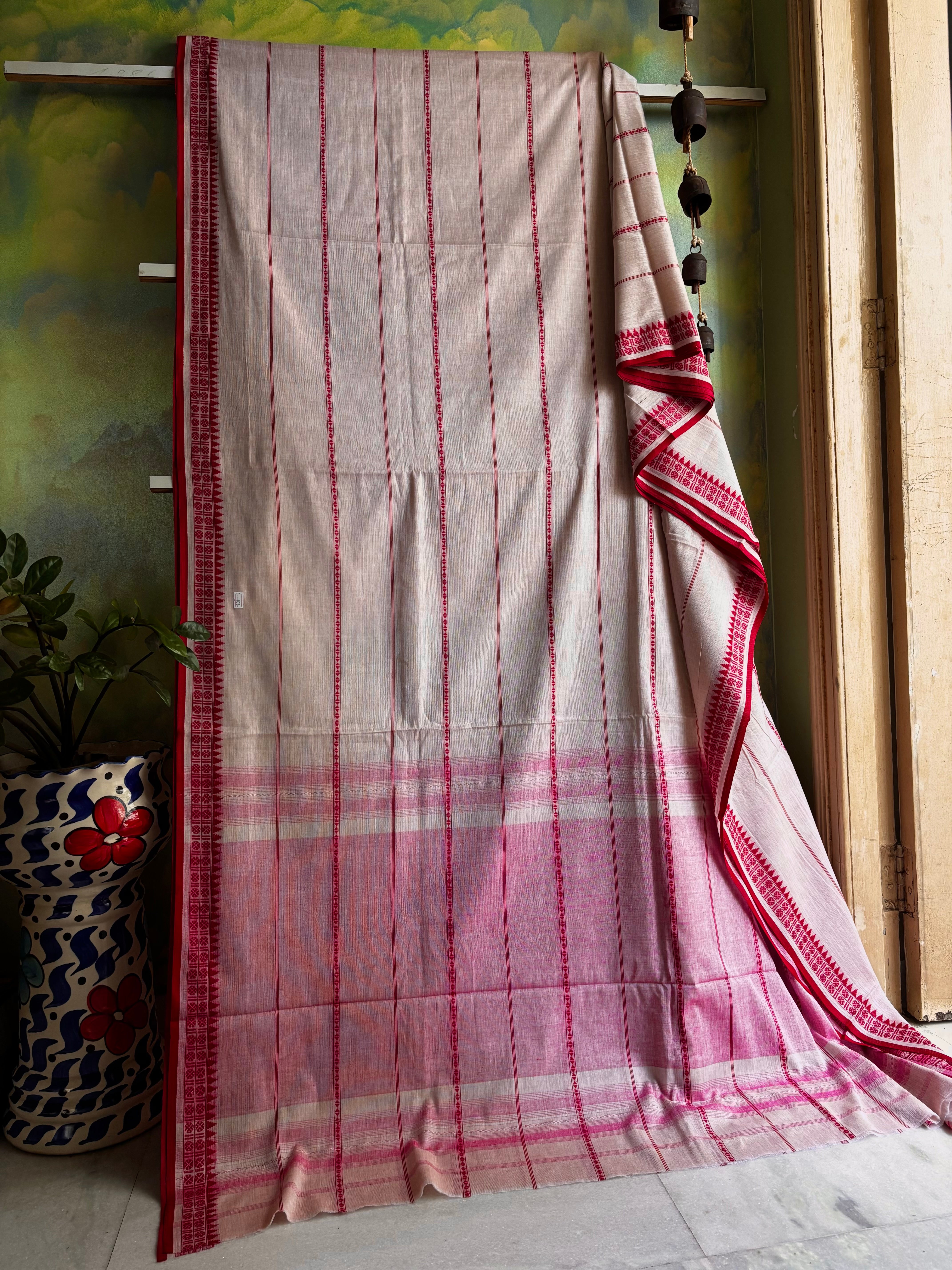 Handwoven Light Pinkish Beige Colour Dhonekhali Cotton Saree