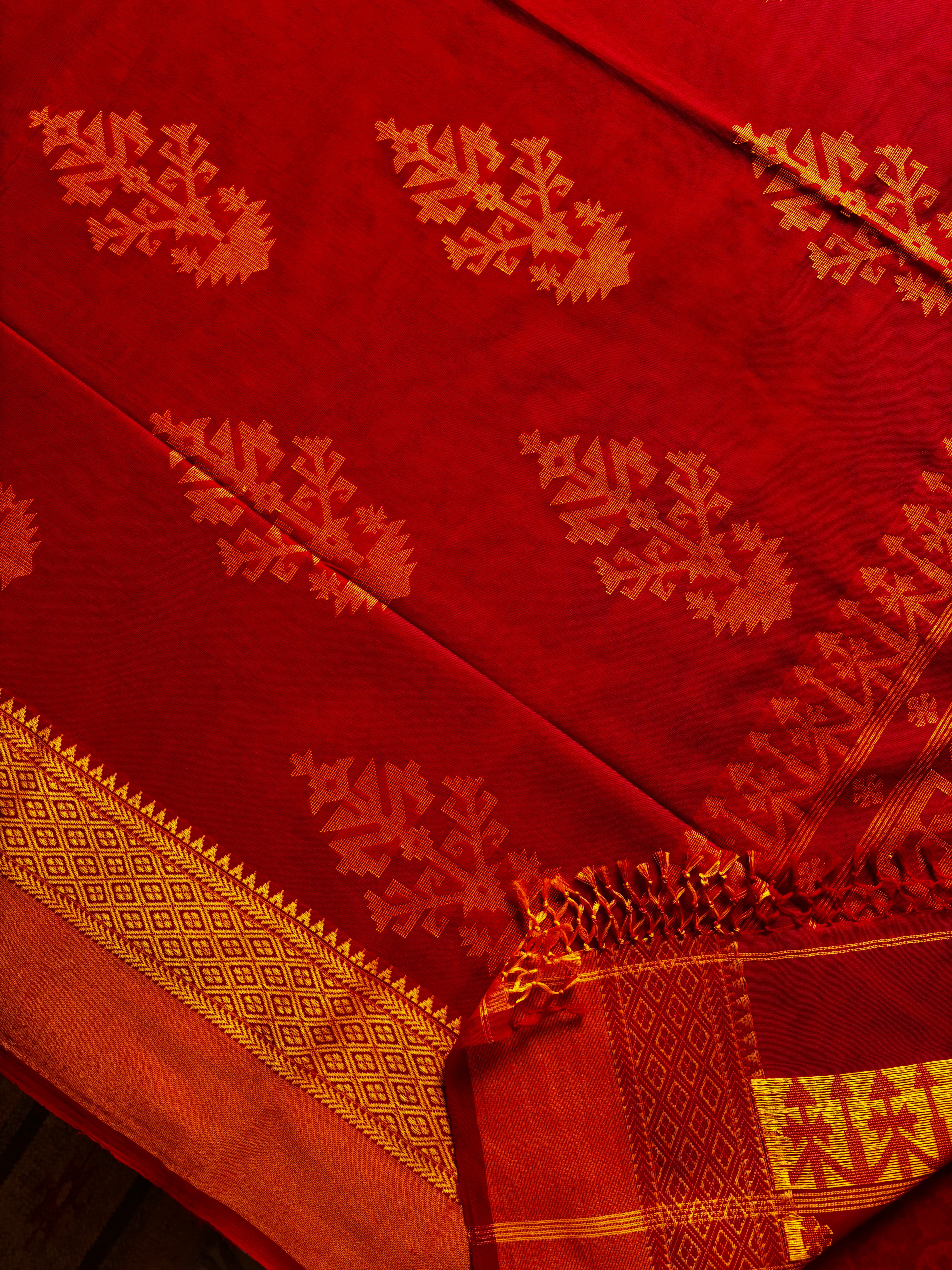 Handwoven Red Colour Cotton Jamdani Saree