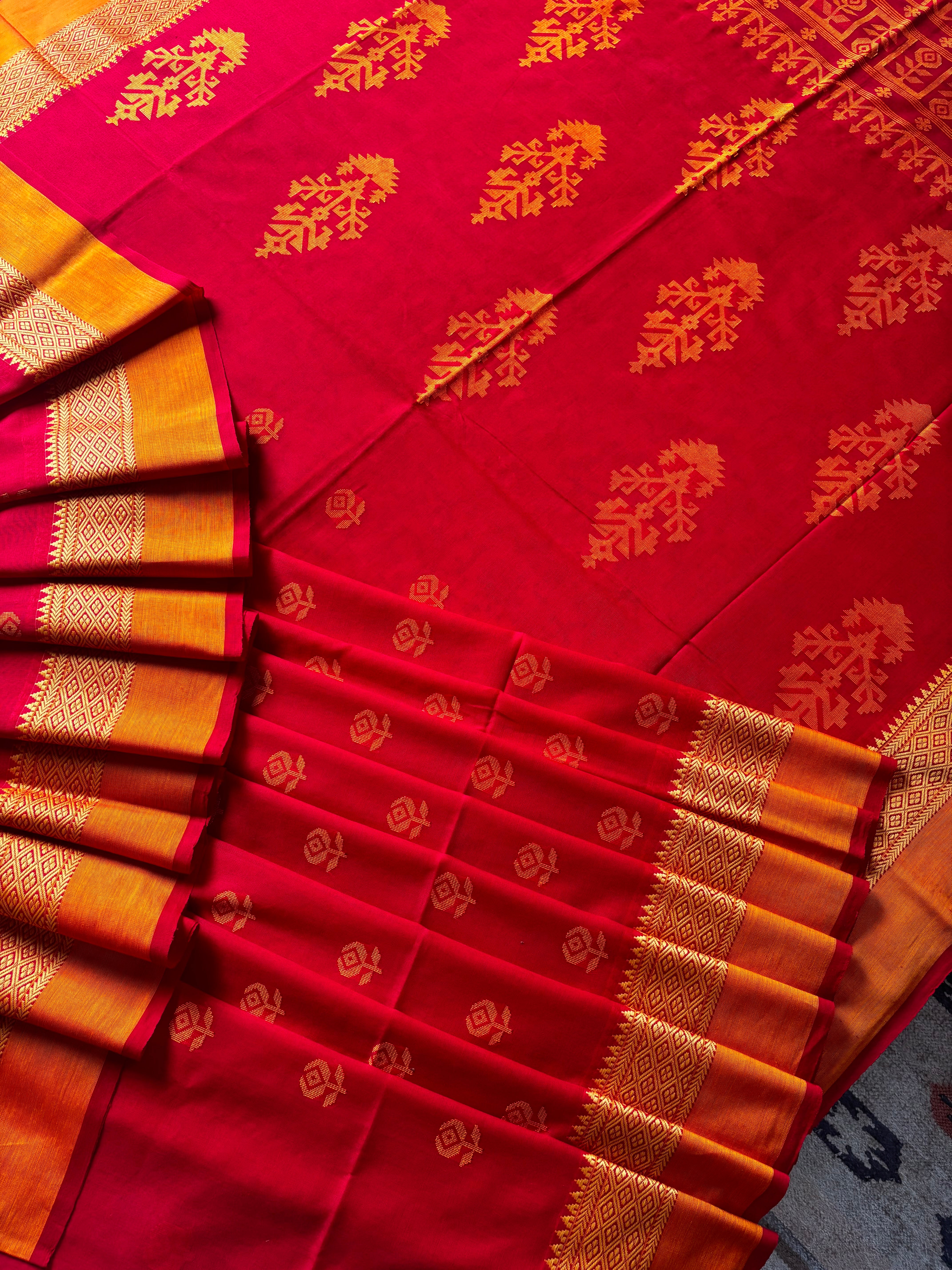 Handwoven Red Colour Cotton Jamdani Saree