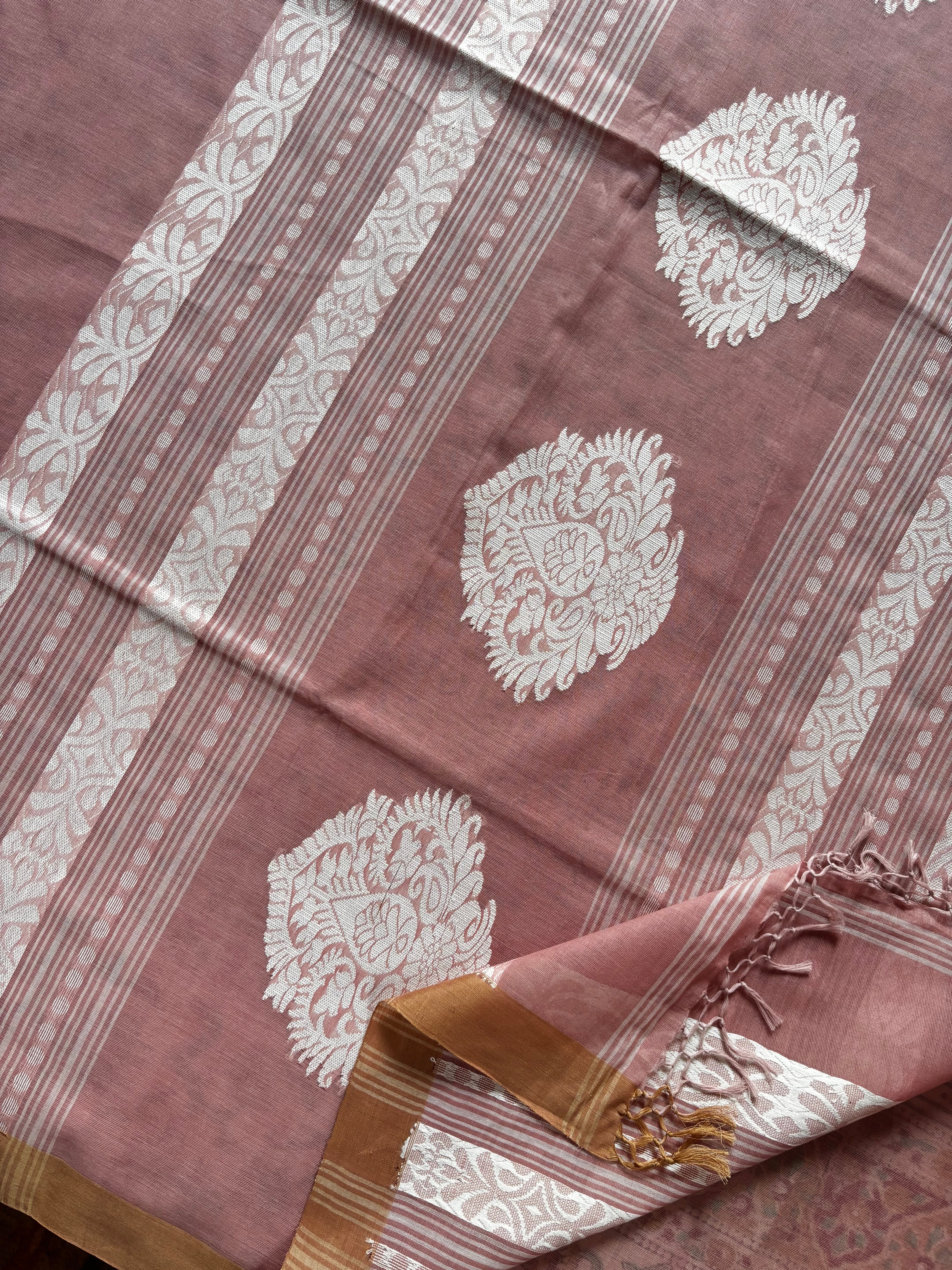 Handwoven Light Dusty Peachish Pink Colour Cotton Jamdani Saree