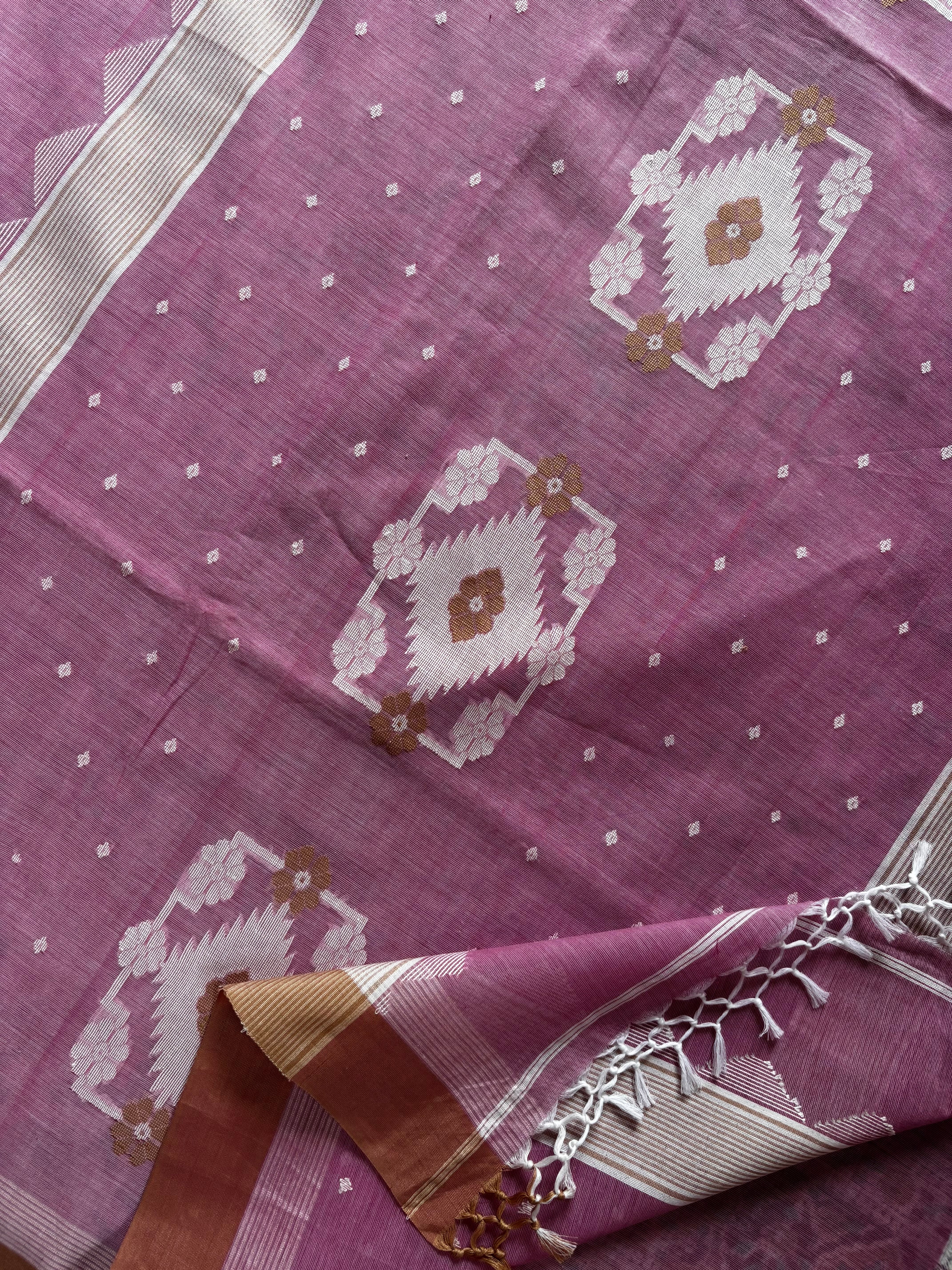 Handwoven Light Pink Colour Cotton Jamdani Saree