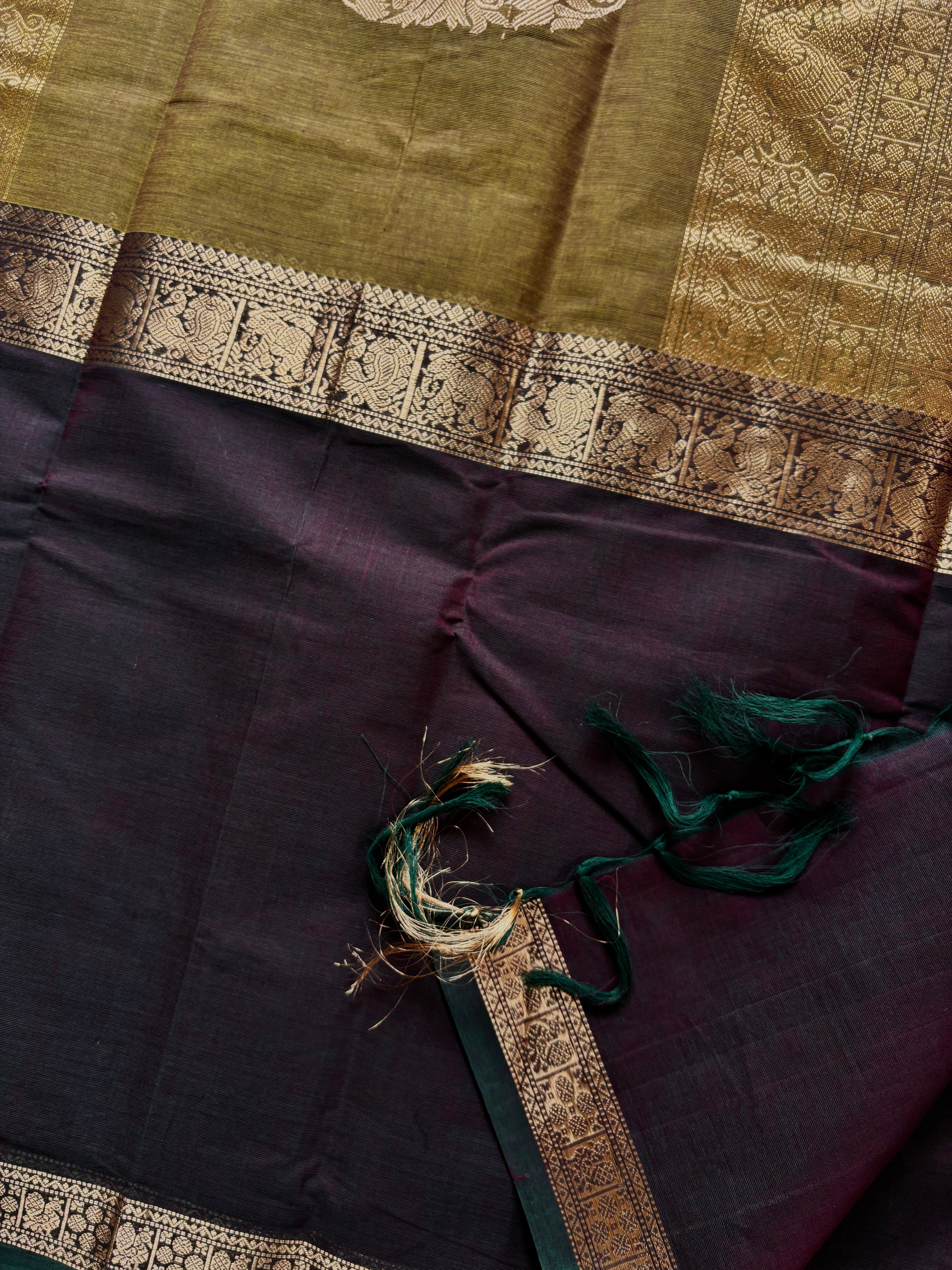 Handwoven Yellowish Green Cotton Kanchipuram Saree