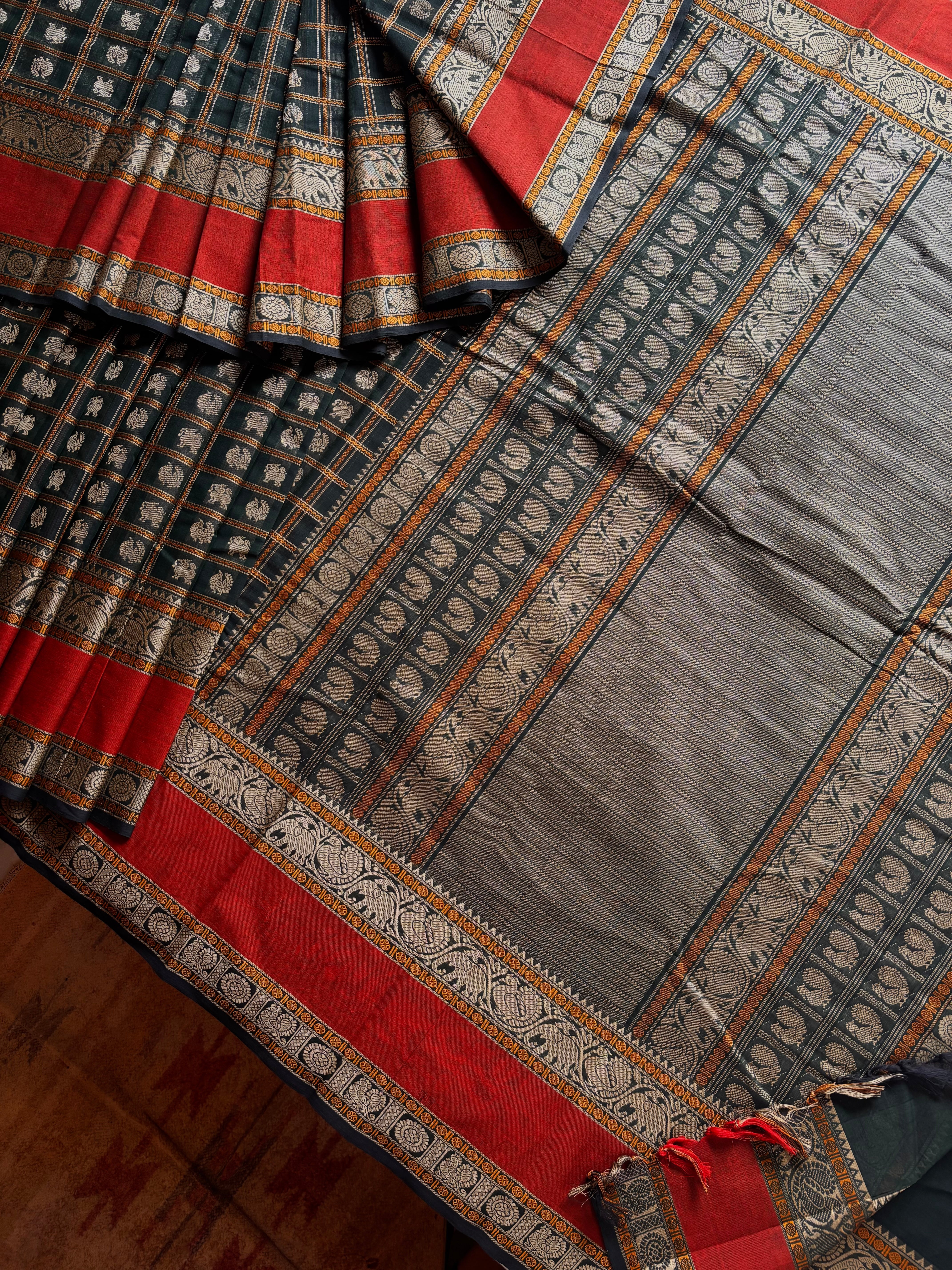 Handwoven Bottle Green Cotton Kanchipuram Saree