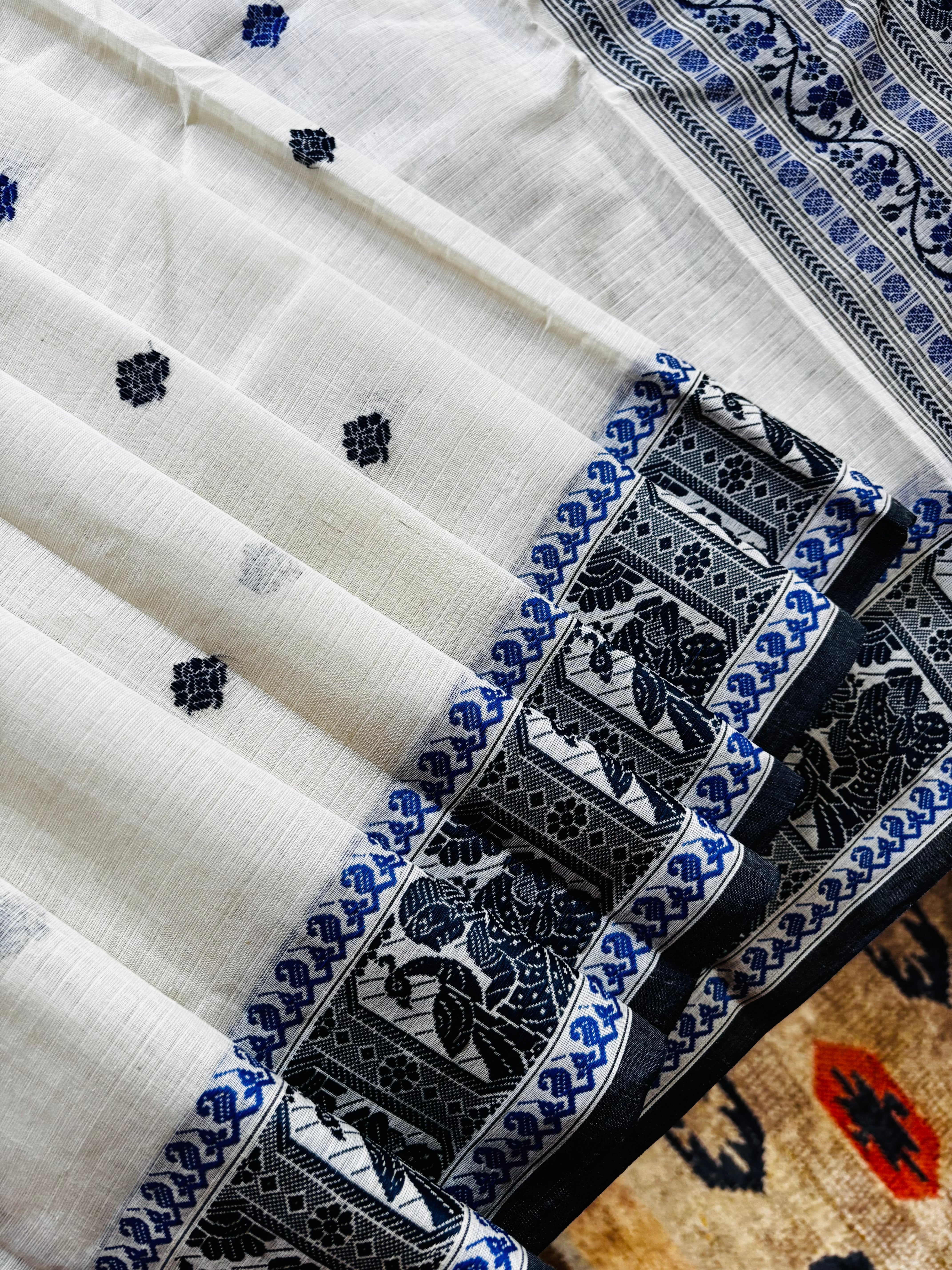 Handwoven White Colour Cotton Baluchari Saree