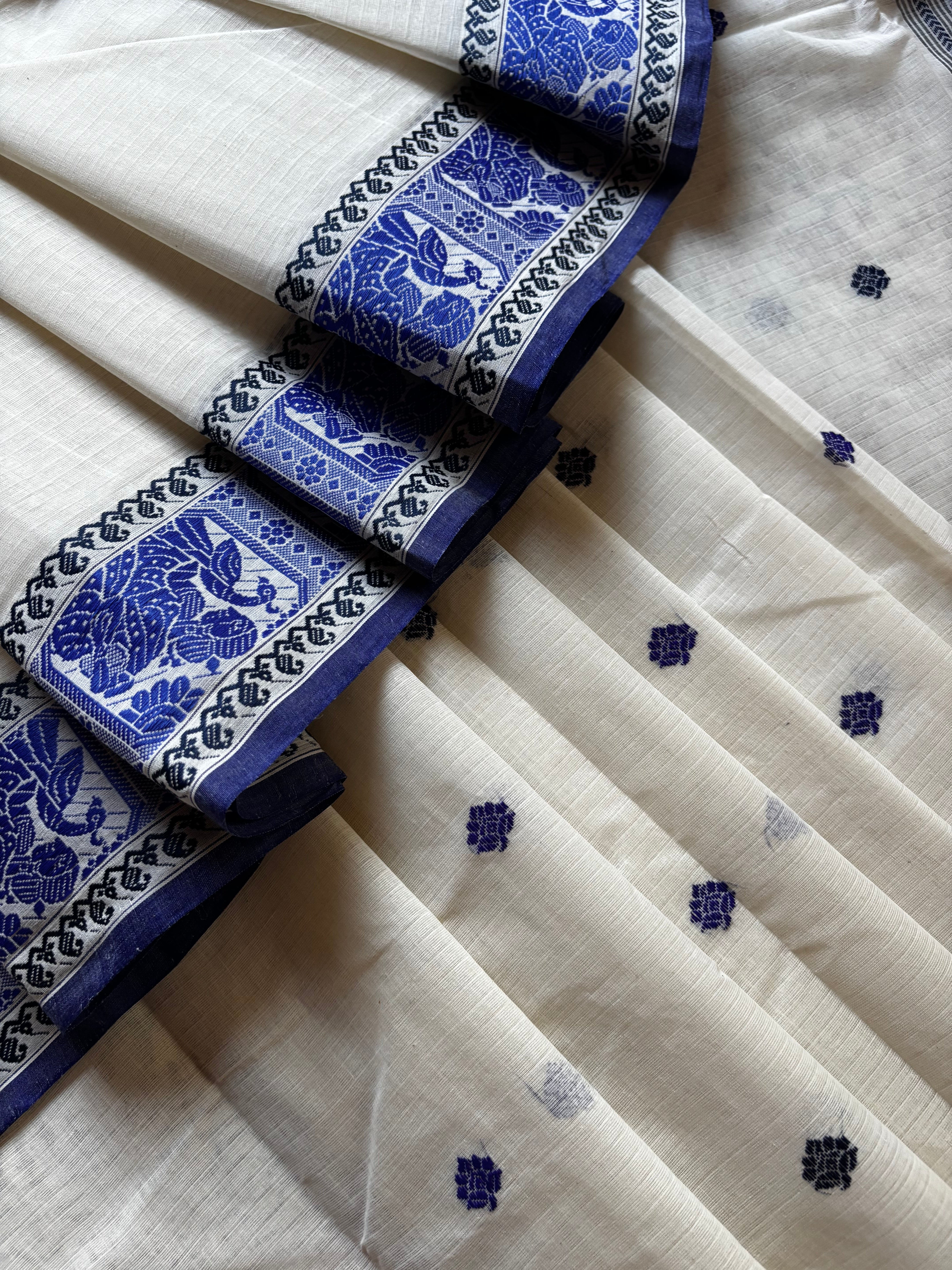 Handwoven White Colour Cotton Baluchari Saree